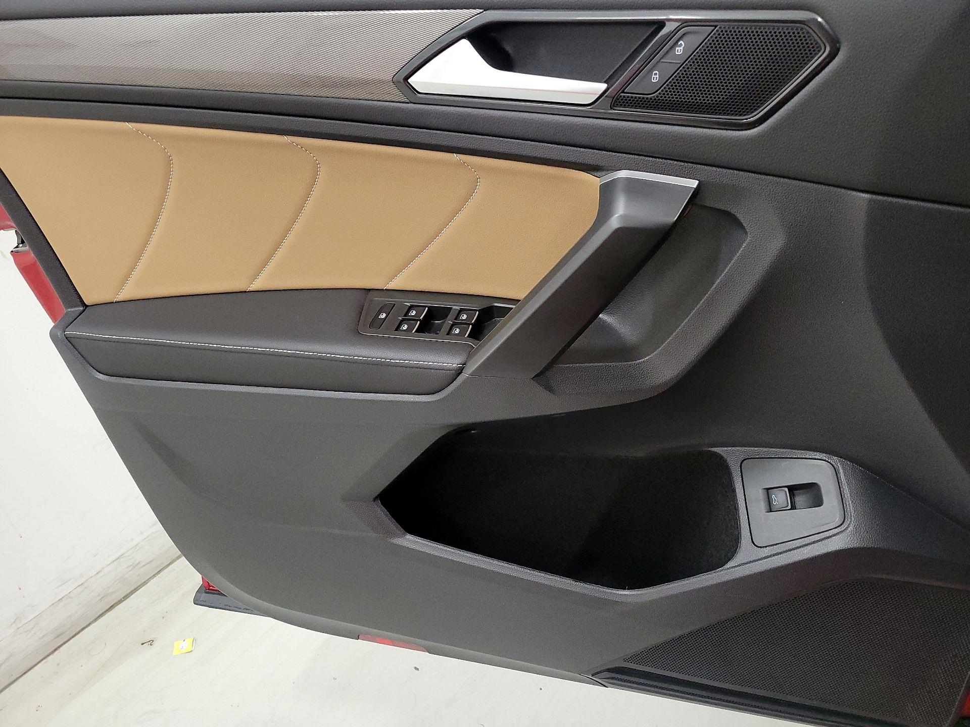 Thumbnail: 2024 Volkswagen Tiguan - 12