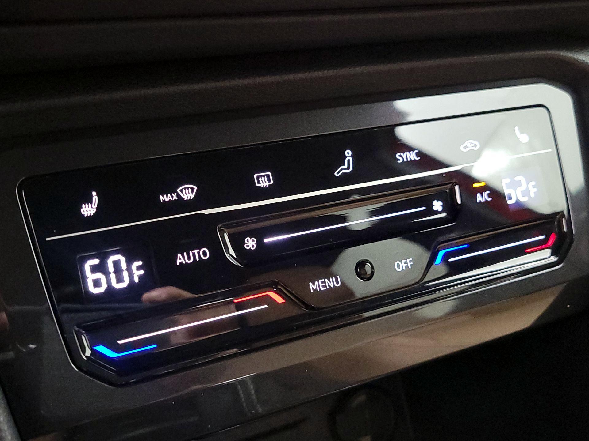 Thumbnail: 2024 Volkswagen Tiguan - 16