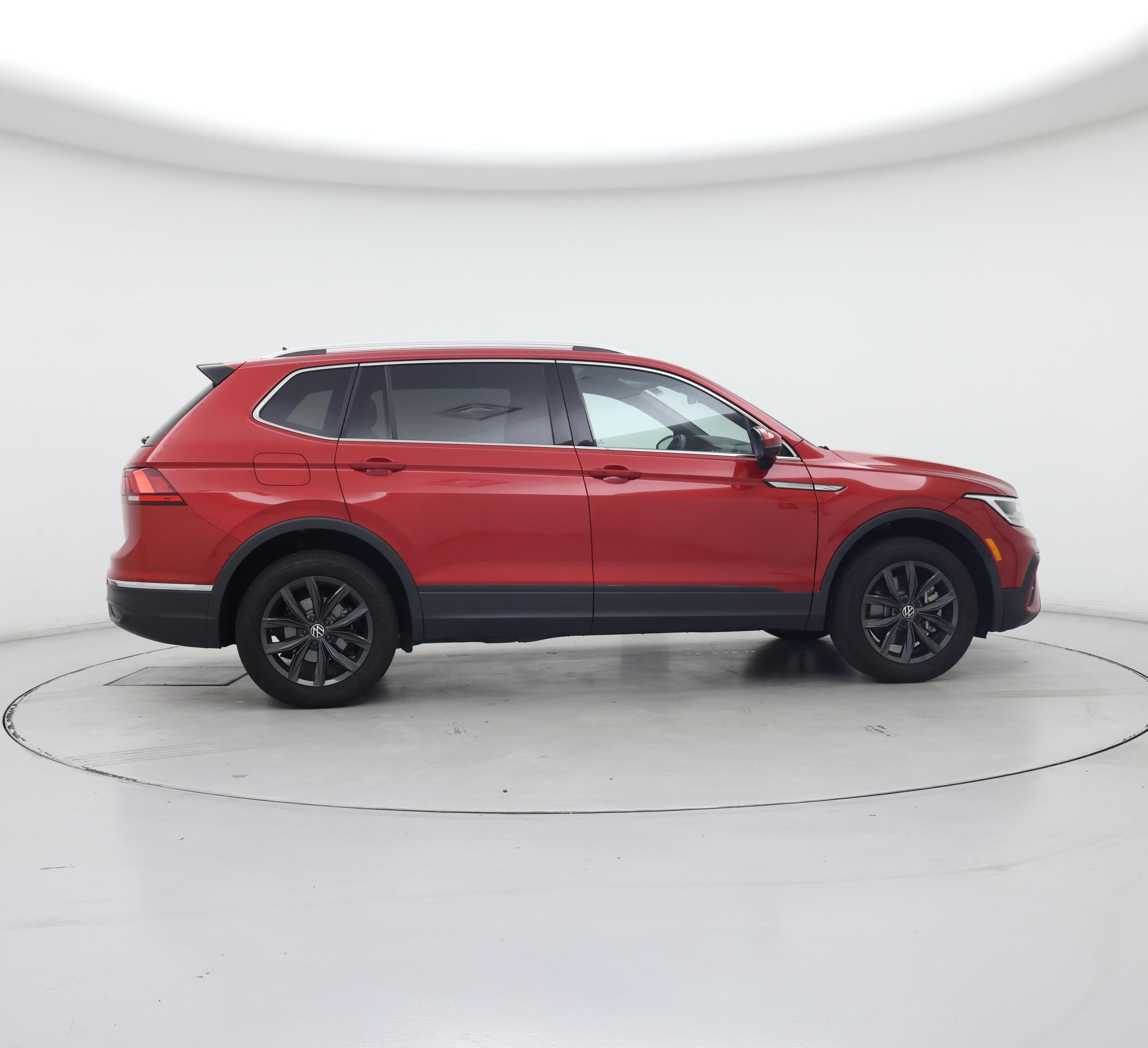 Thumbnail: 2024 Volkswagen Tiguan - 7