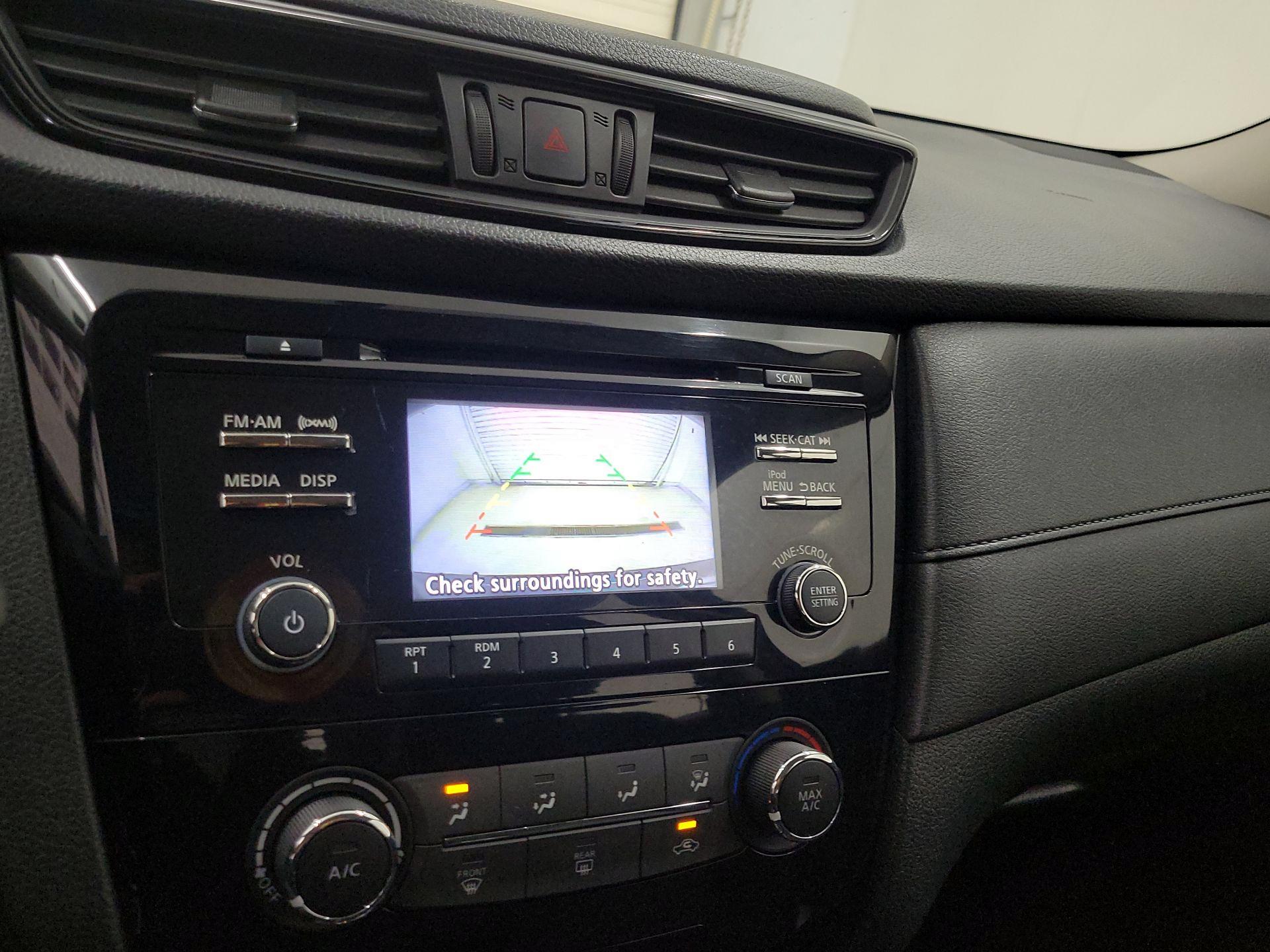 Thumbnail: 2017 Nissan Rogue - 14