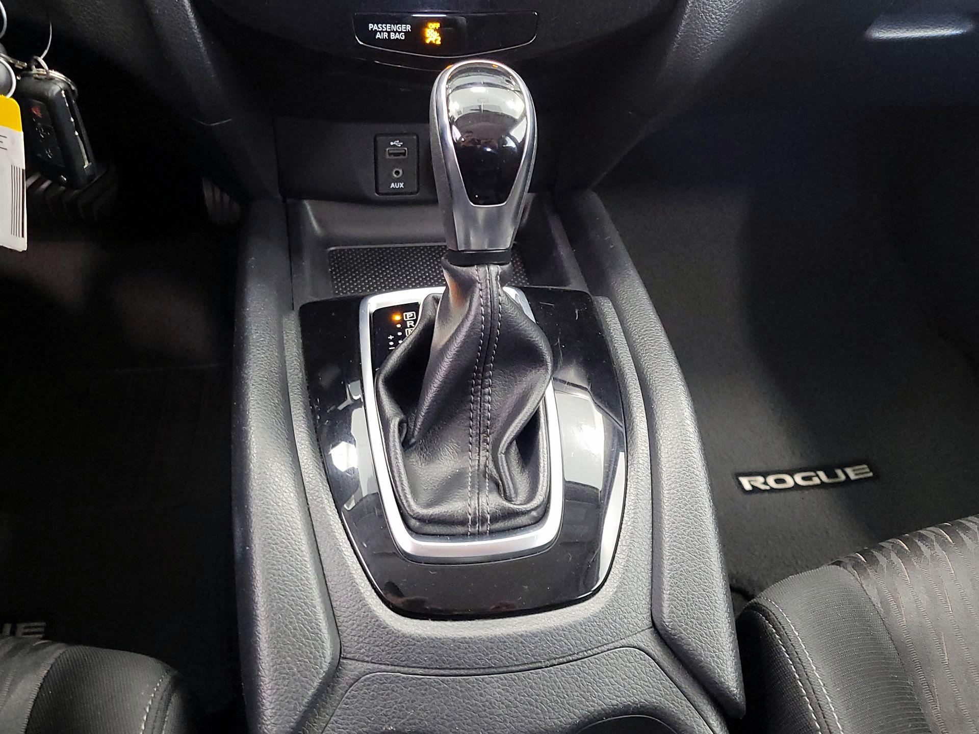 Thumbnail: 2017 Nissan Rogue - 17