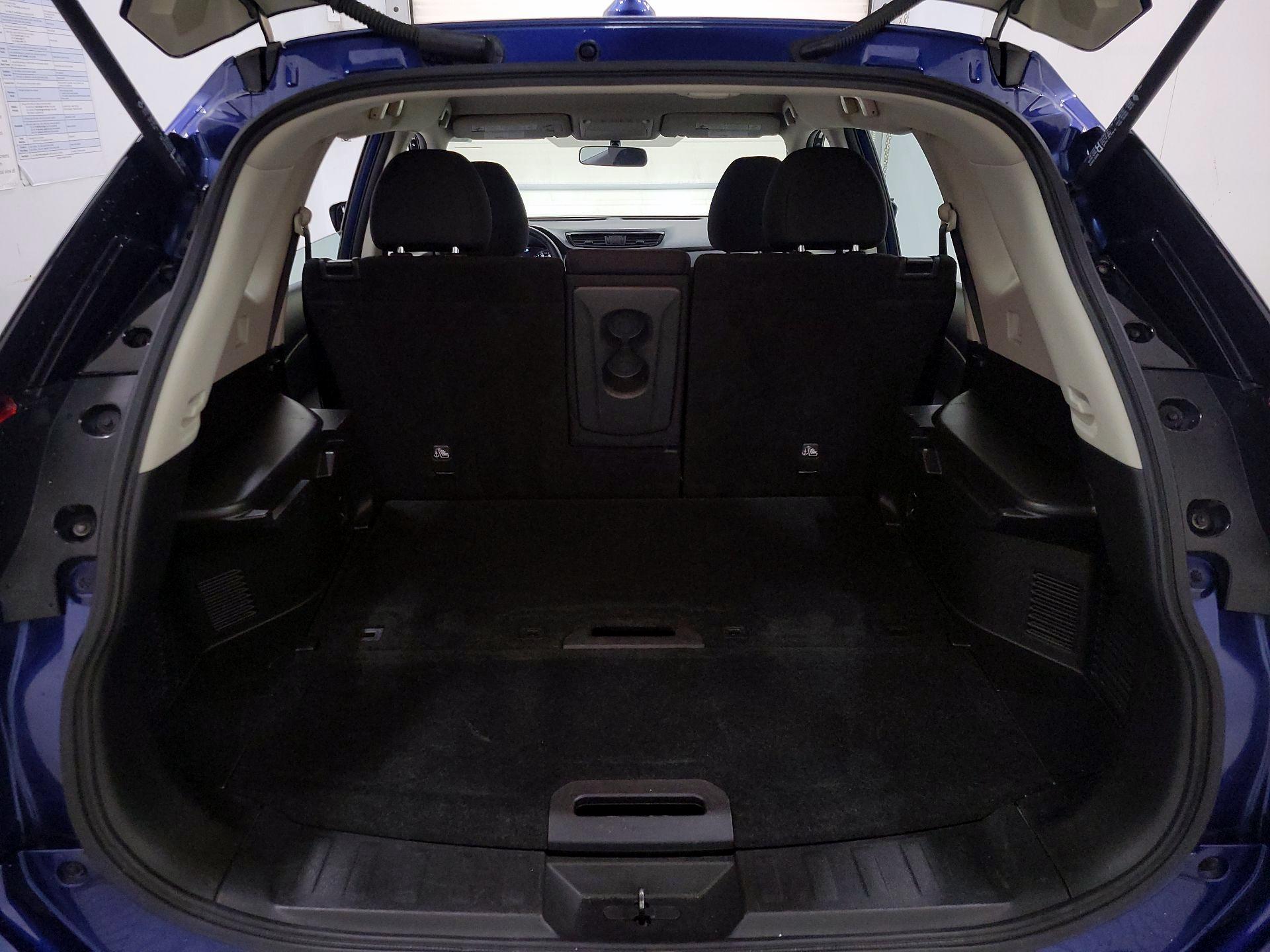 Thumbnail: 2017 Nissan Rogue - 20