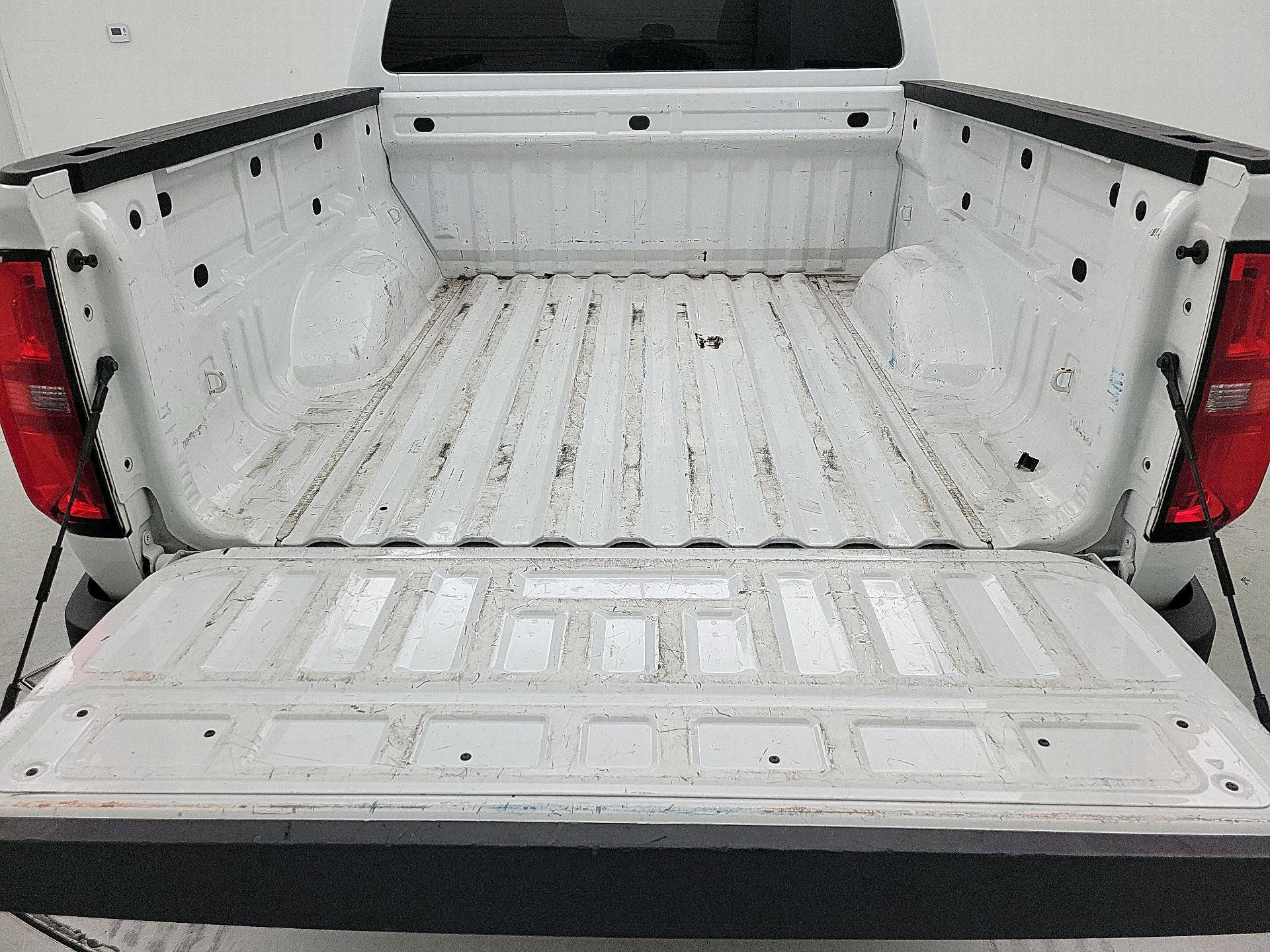 Thumbnail: 2022 Chevrolet Colorado - 18