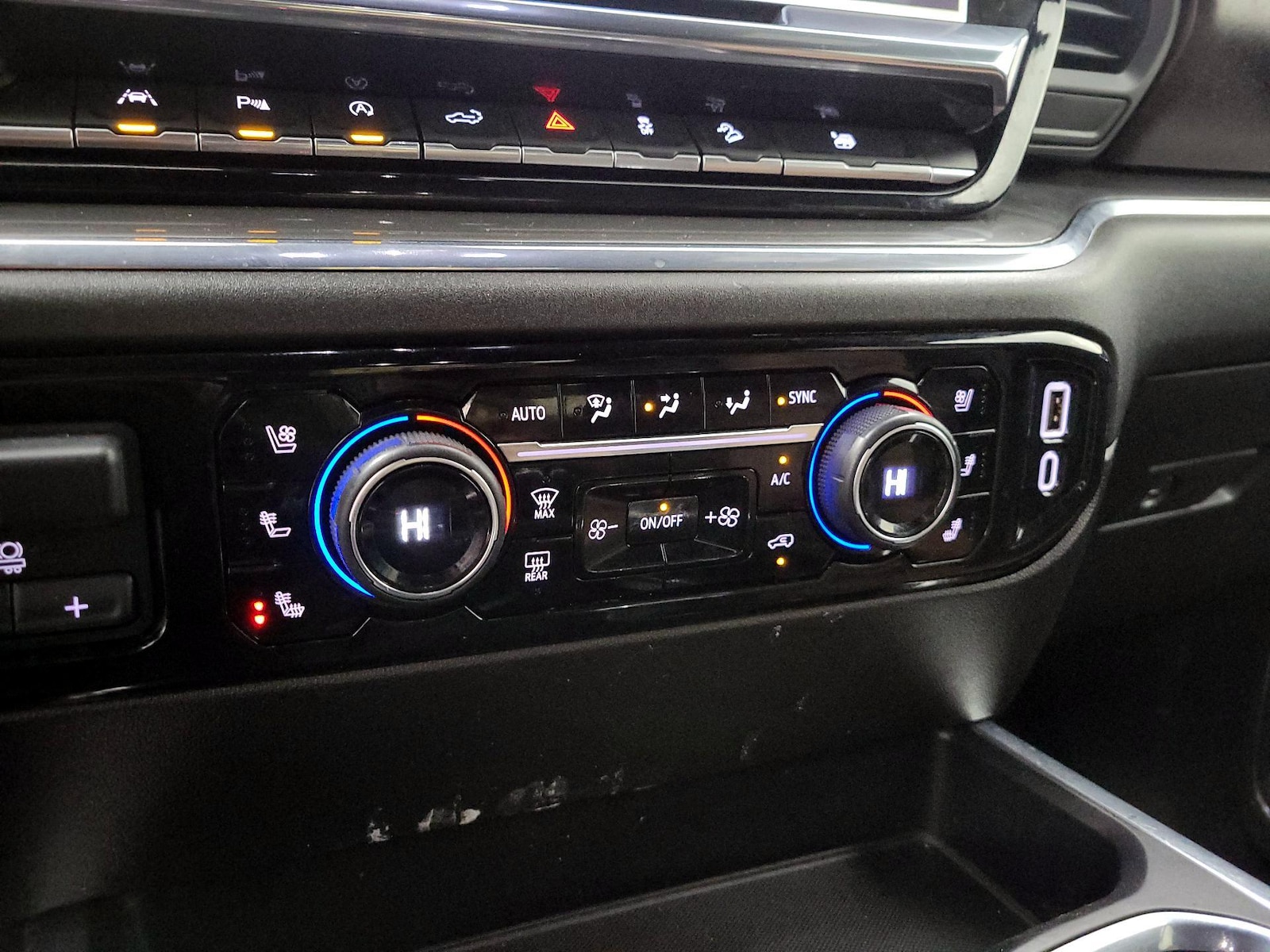 2024 Chevrolet Silverado 1500 High Country - Photo 17