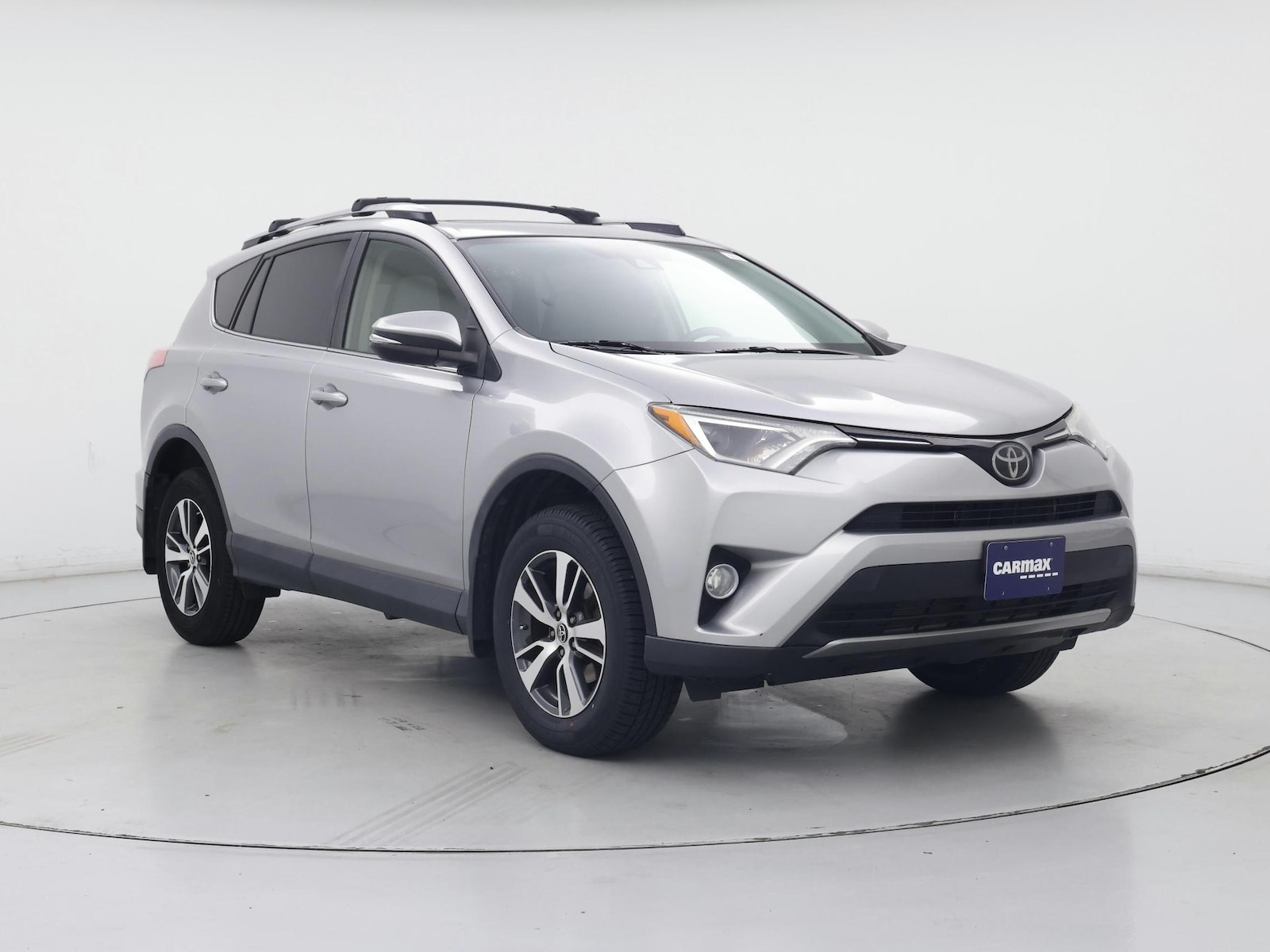2018 Toyota RAV4 XLE - Photo 2