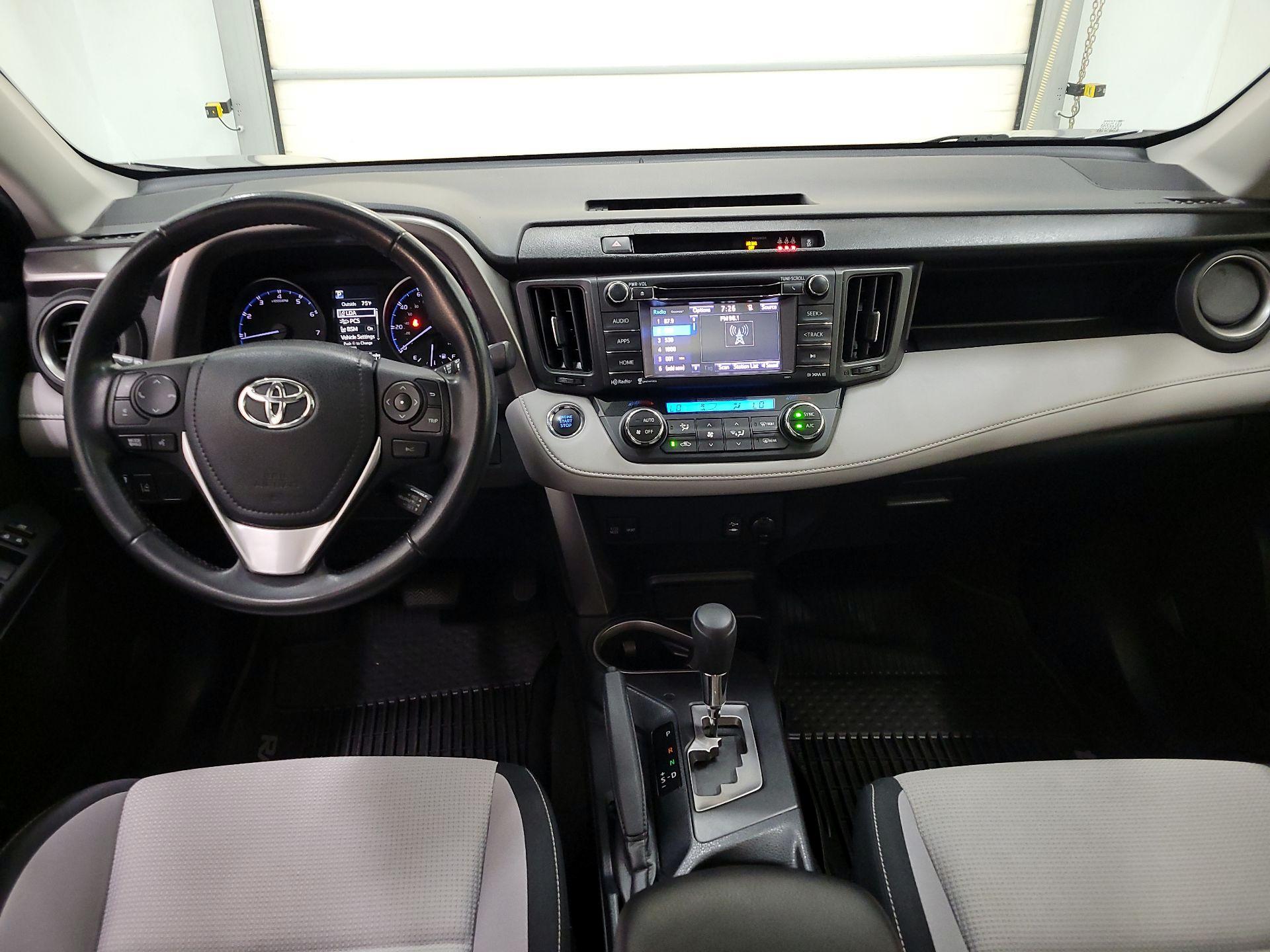 Thumbnail: 2018 Toyota RAV4 - 9