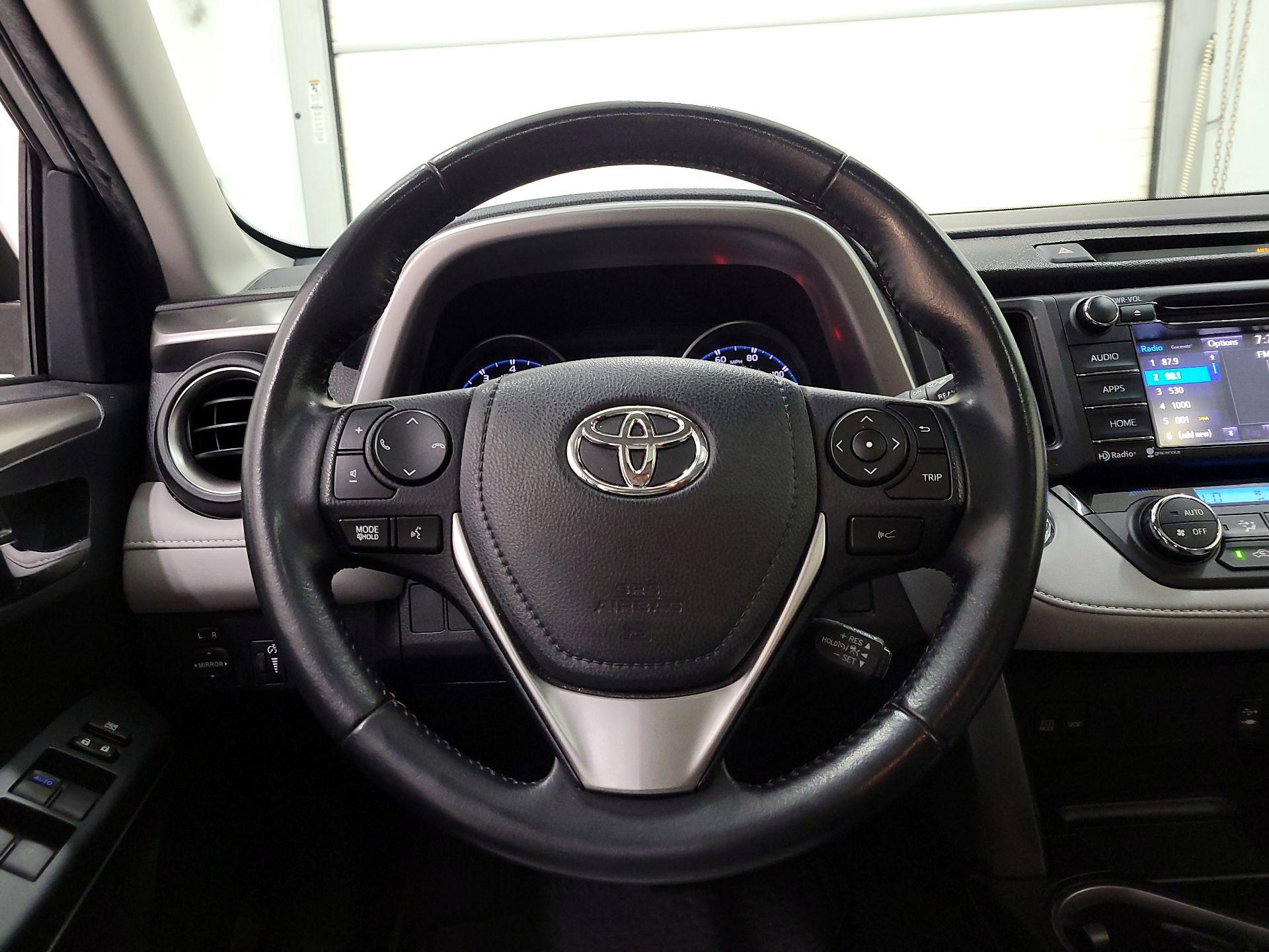 Thumbnail: 2018 Toyota RAV4 - 10
