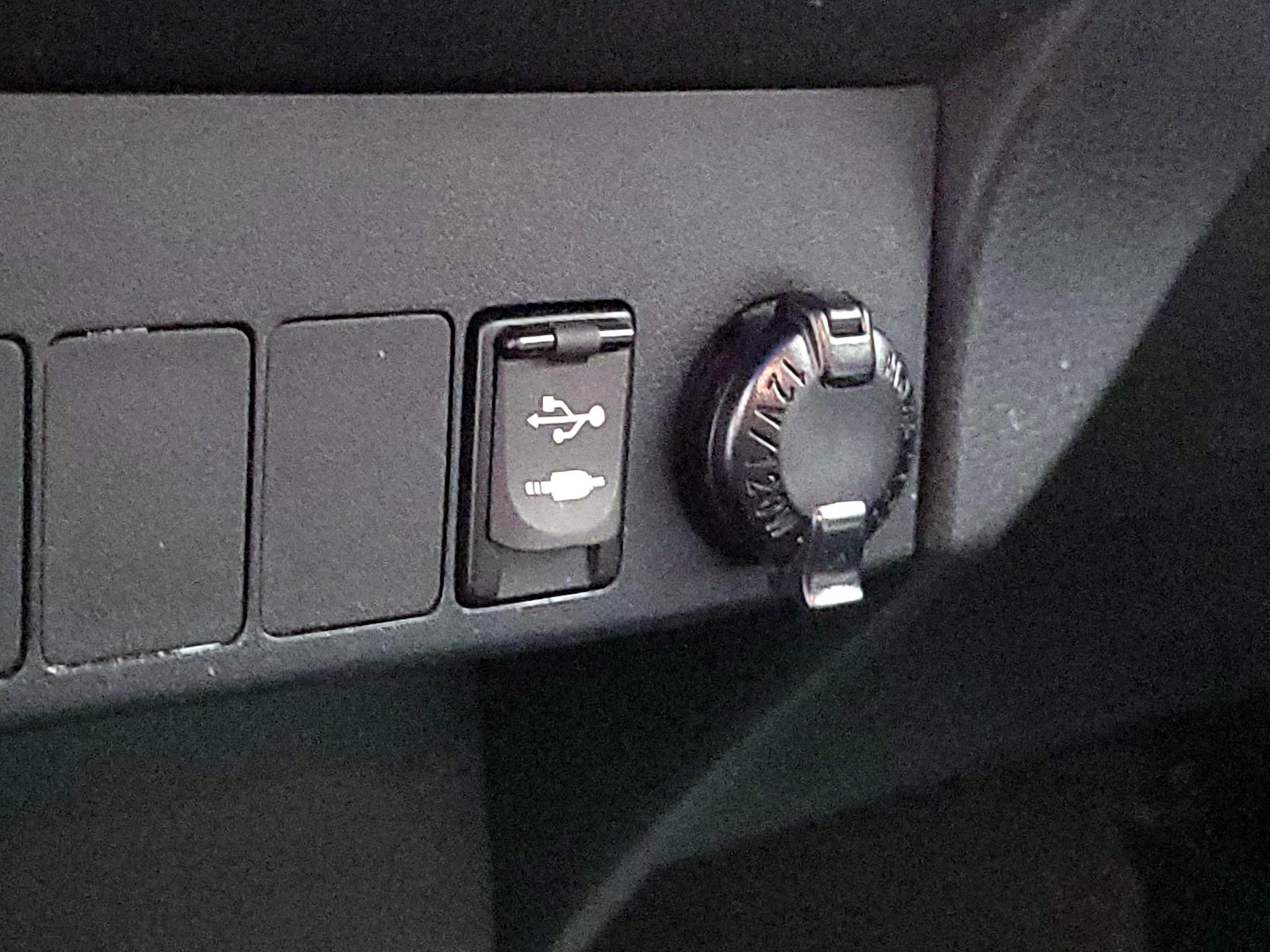 2018 Toyota RAV4 XLE - Photo 19
