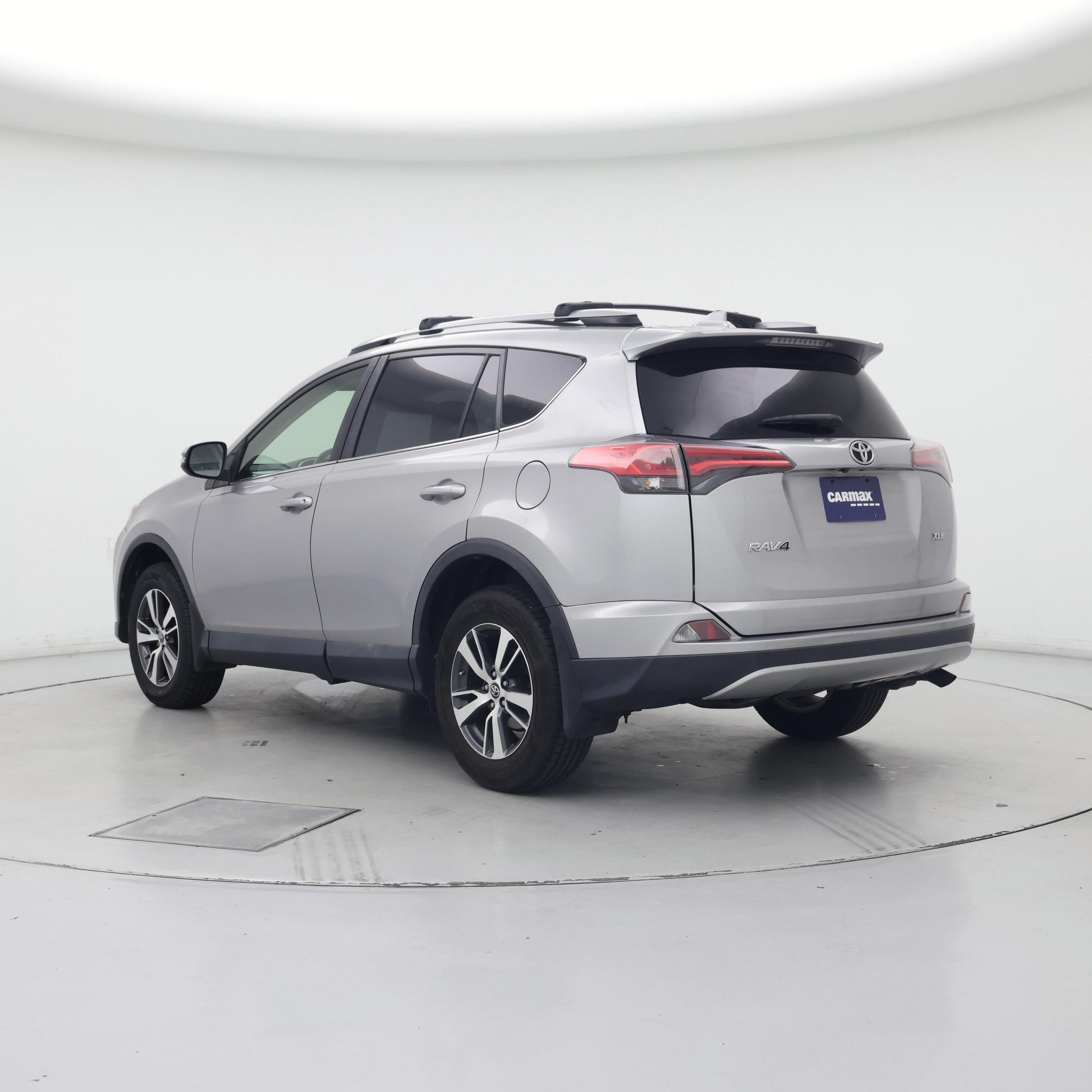 Thumbnail: 2018 Toyota RAV4 - 2