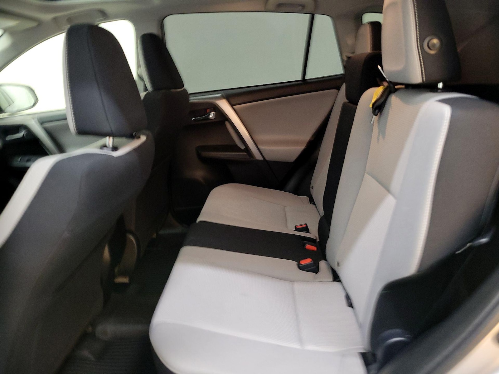 2018 Toyota RAV4 XLE - Photo 21