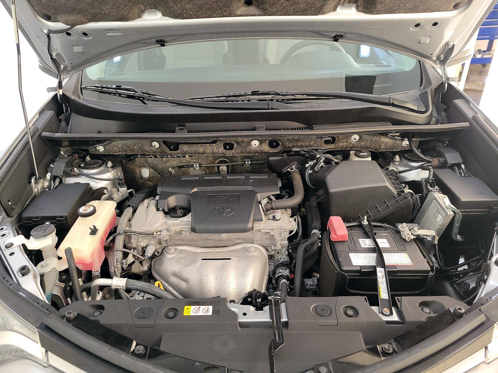2018 Toyota RAV4 XLE - Photo 23
