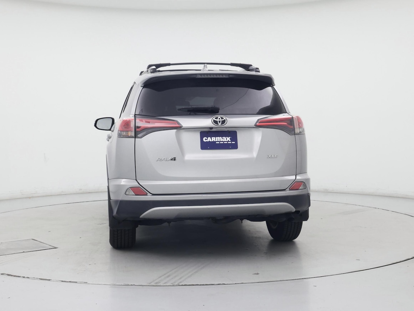 2018 Toyota RAV4 XLE - Photo 7