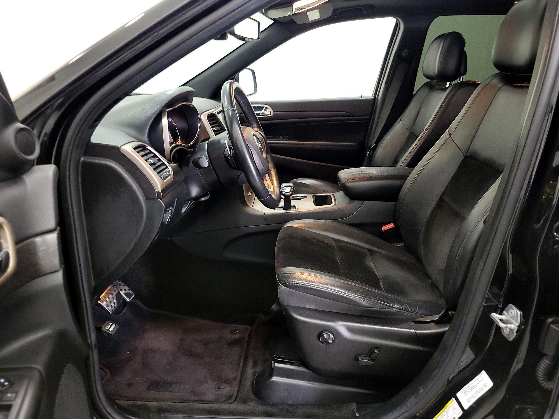 Thumbnail: 2015 Jeep Grand Cherokee - 11