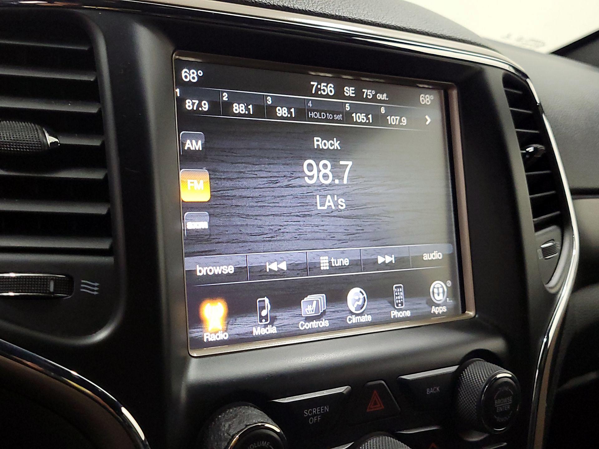 Thumbnail: 2015 Jeep Grand Cherokee - 15