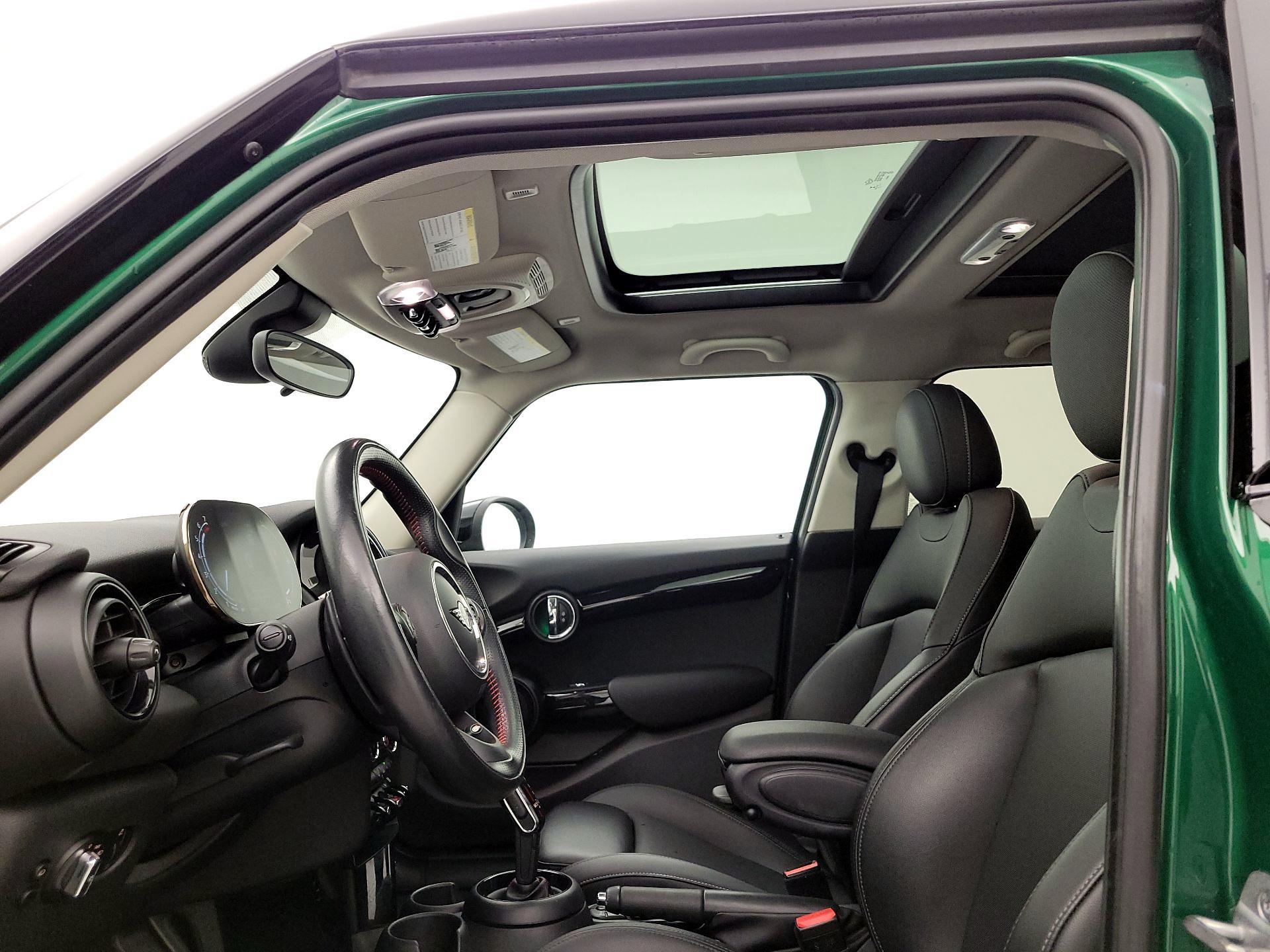 Thumbnail: 2021 MINI Cooper Hardtop - 17