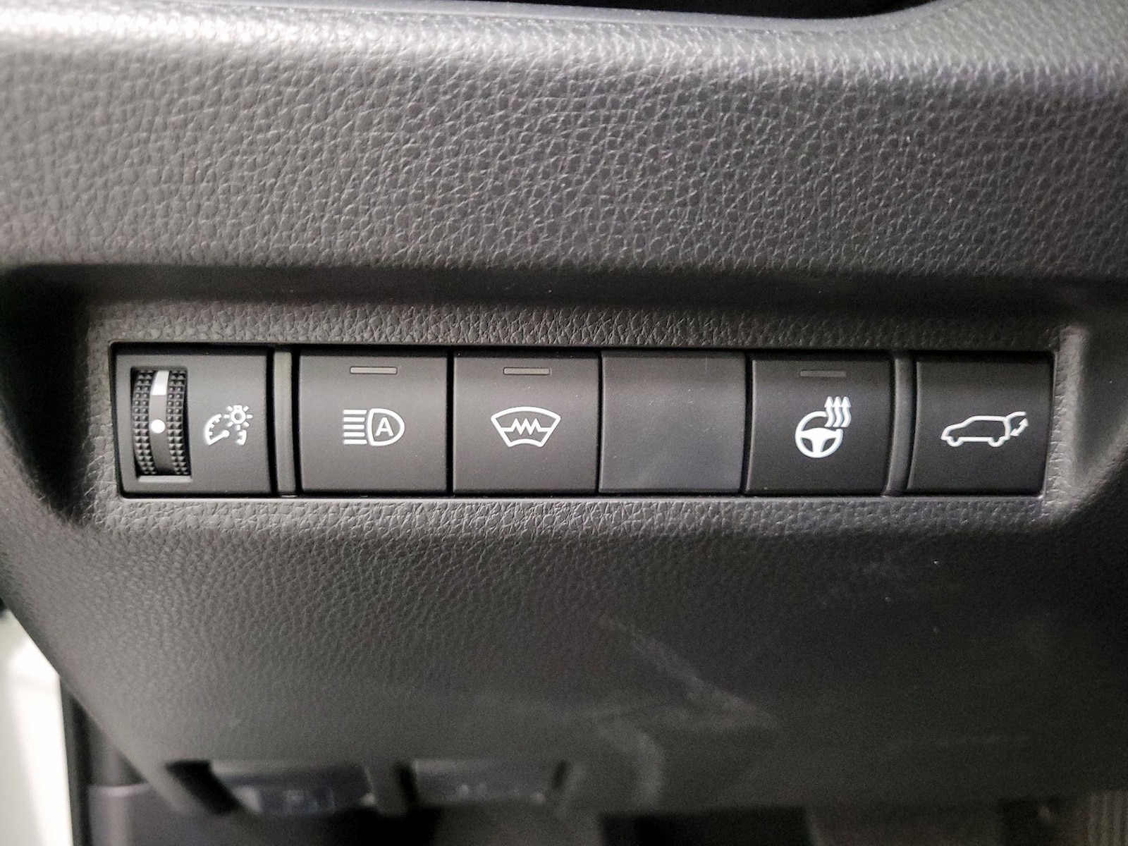2025 Toyota RAV4 XLE Premium - Photo 14