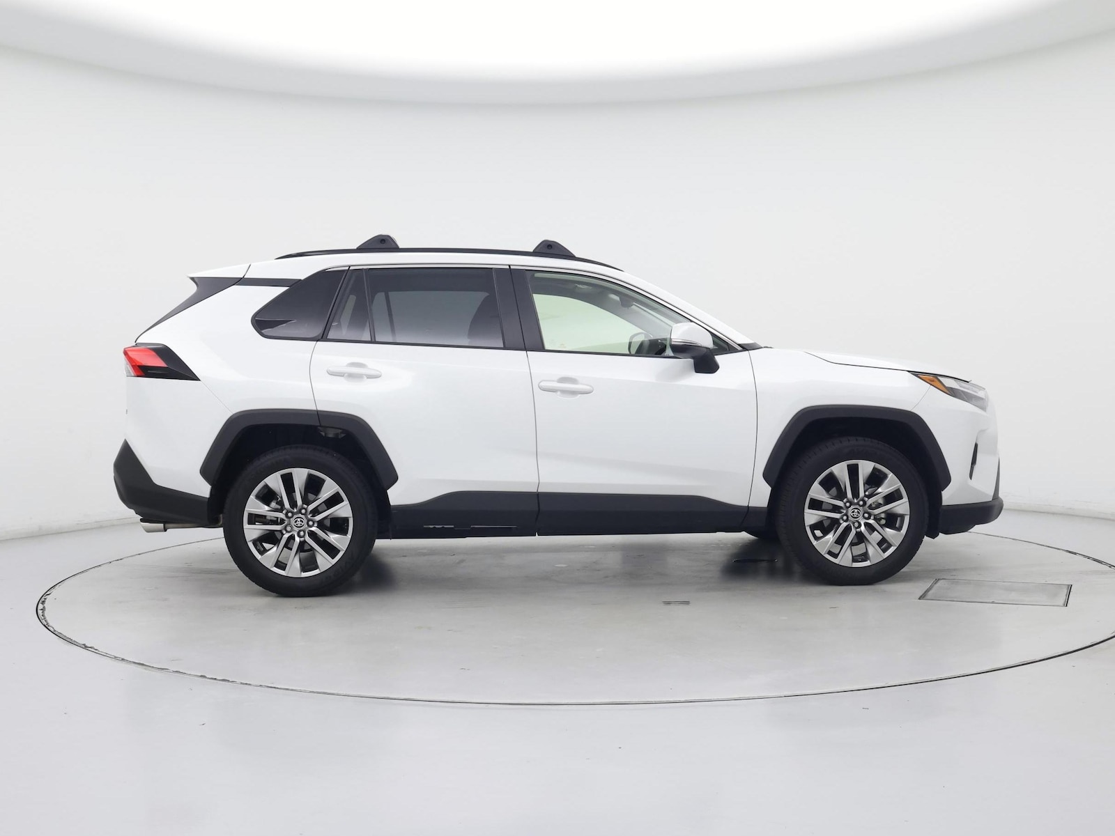 2025 Toyota RAV4 XLE Premium - Photo 8
