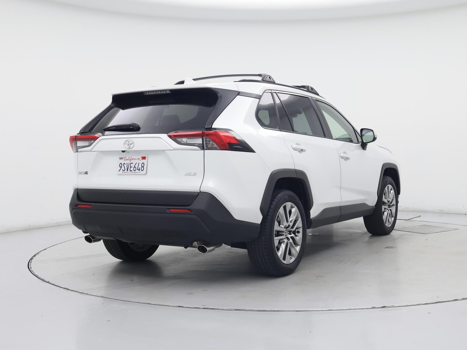 2025 Toyota RAV4 XLE Premium - Photo 9
