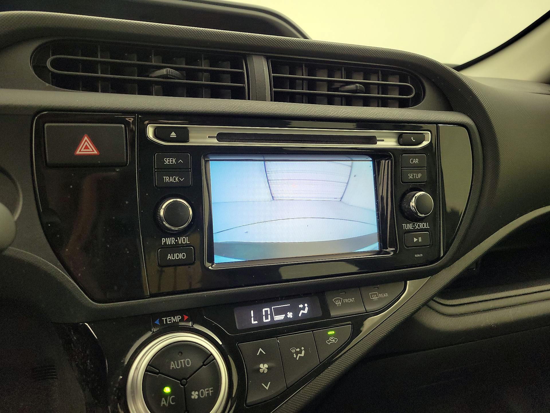 Thumbnail: 2017 Toyota Prius c - 14