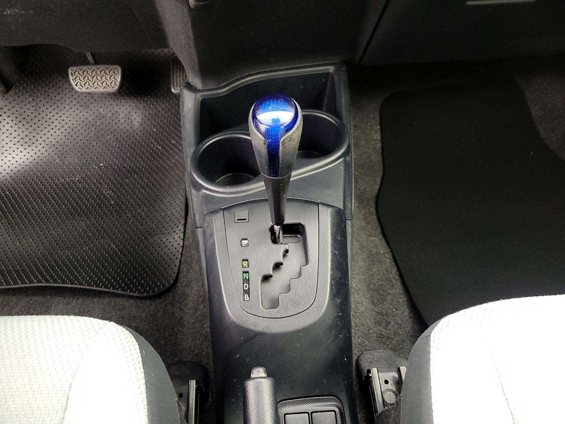 Thumbnail: 2017 Toyota Prius c - 17