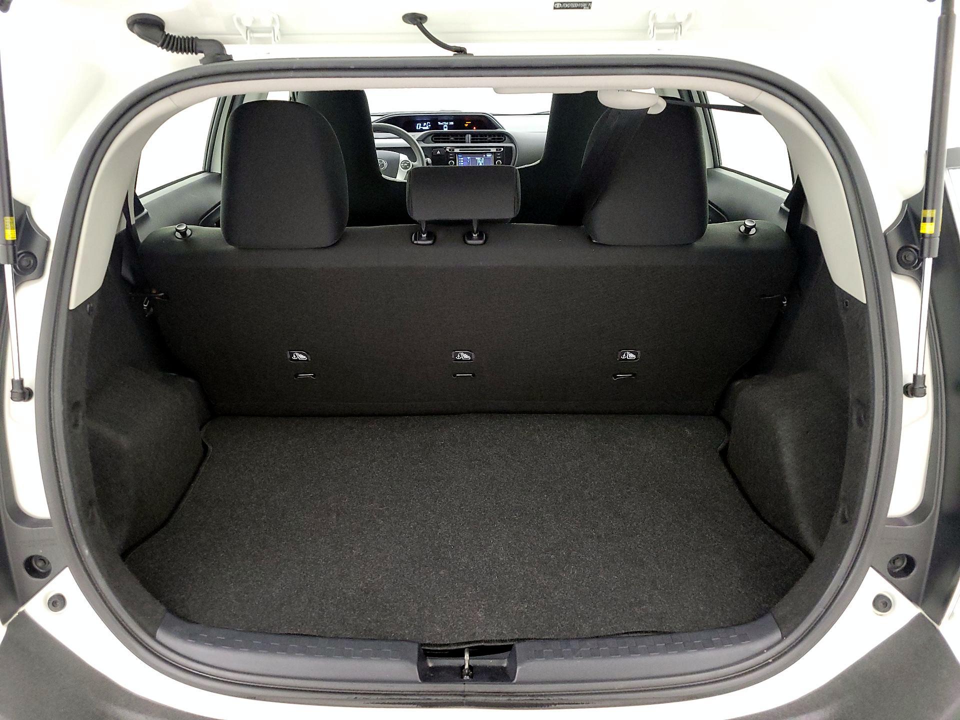 Thumbnail: 2017 Toyota Prius c - 20