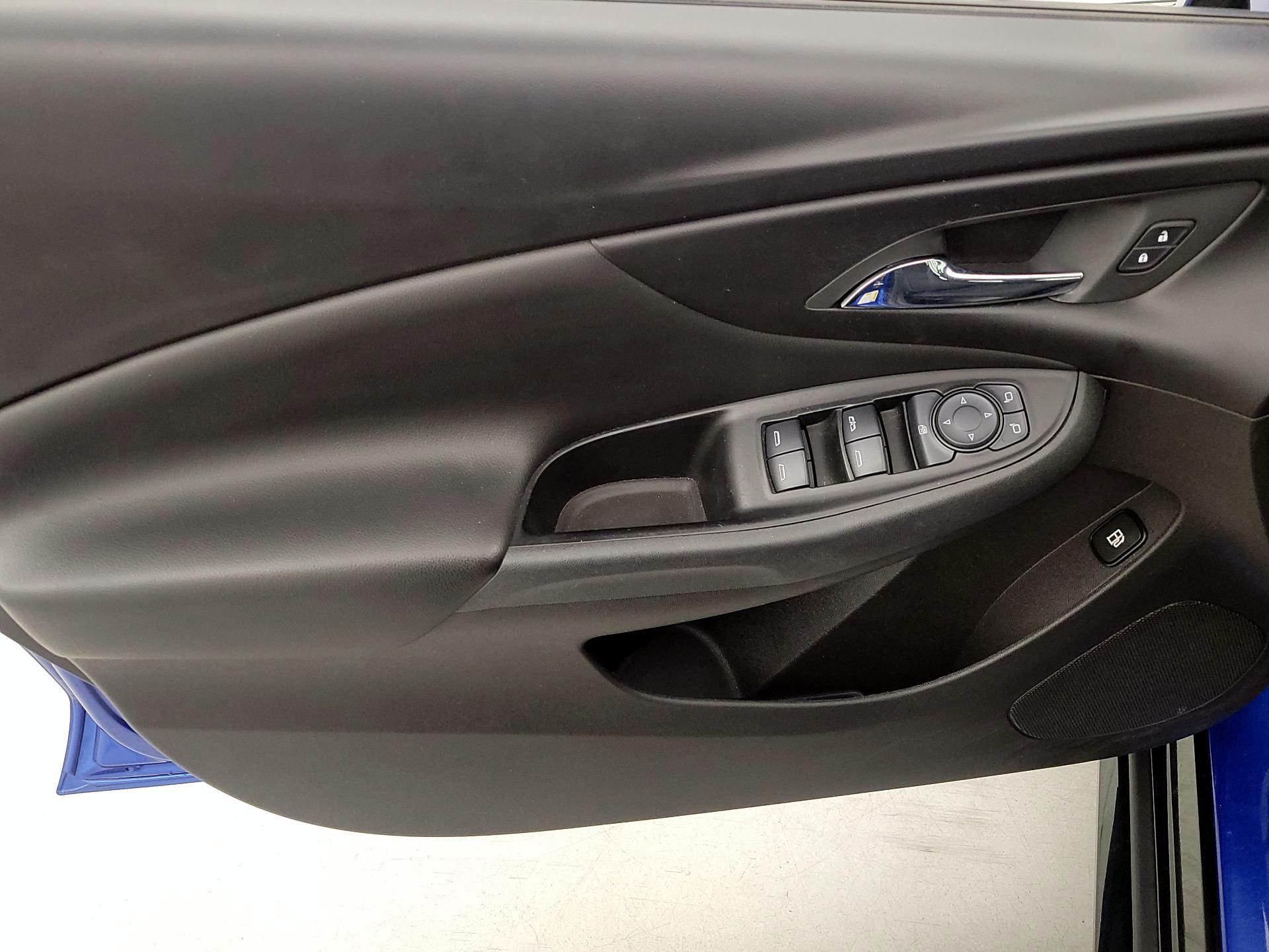Thumbnail: 2017 Chevrolet Volt - 12