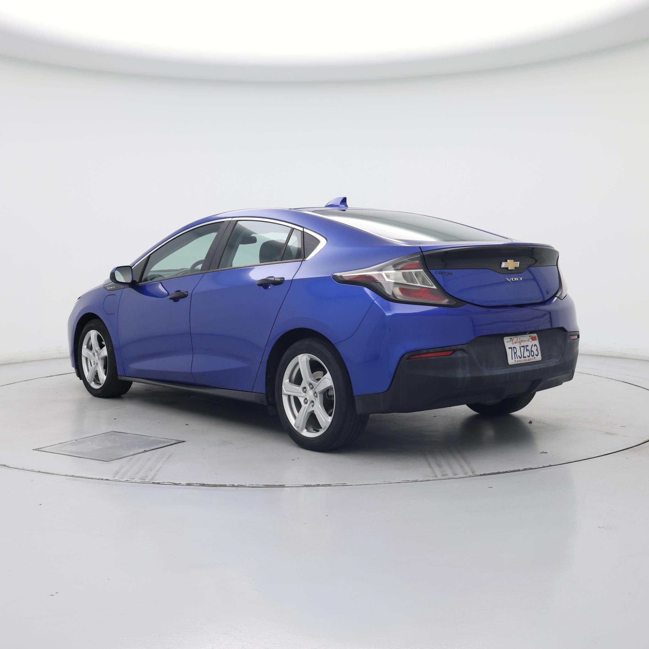 Thumbnail: 2017 Chevrolet Volt - 2
