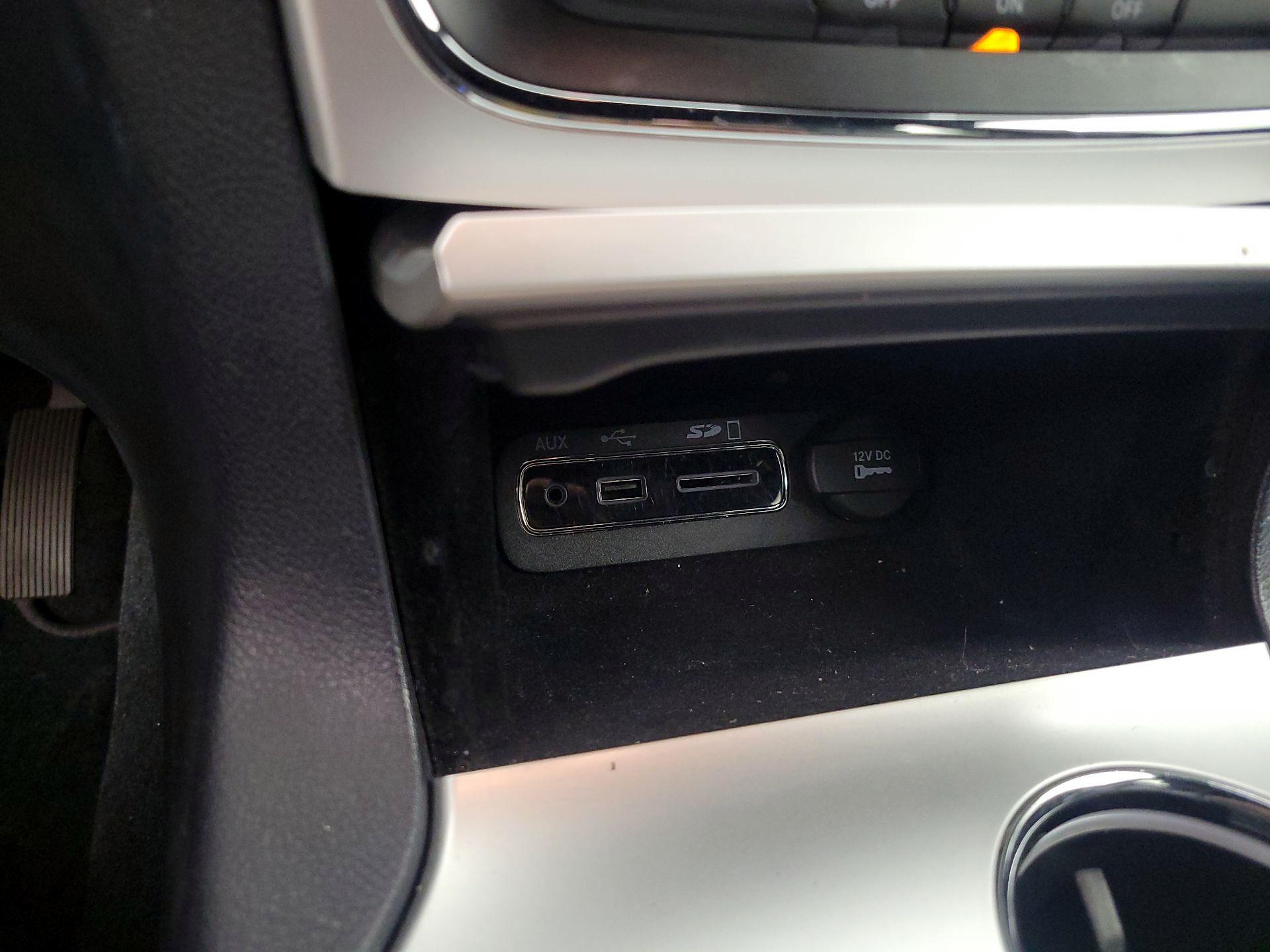 Thumbnail: 2015 Jeep Grand Cherokee - 17