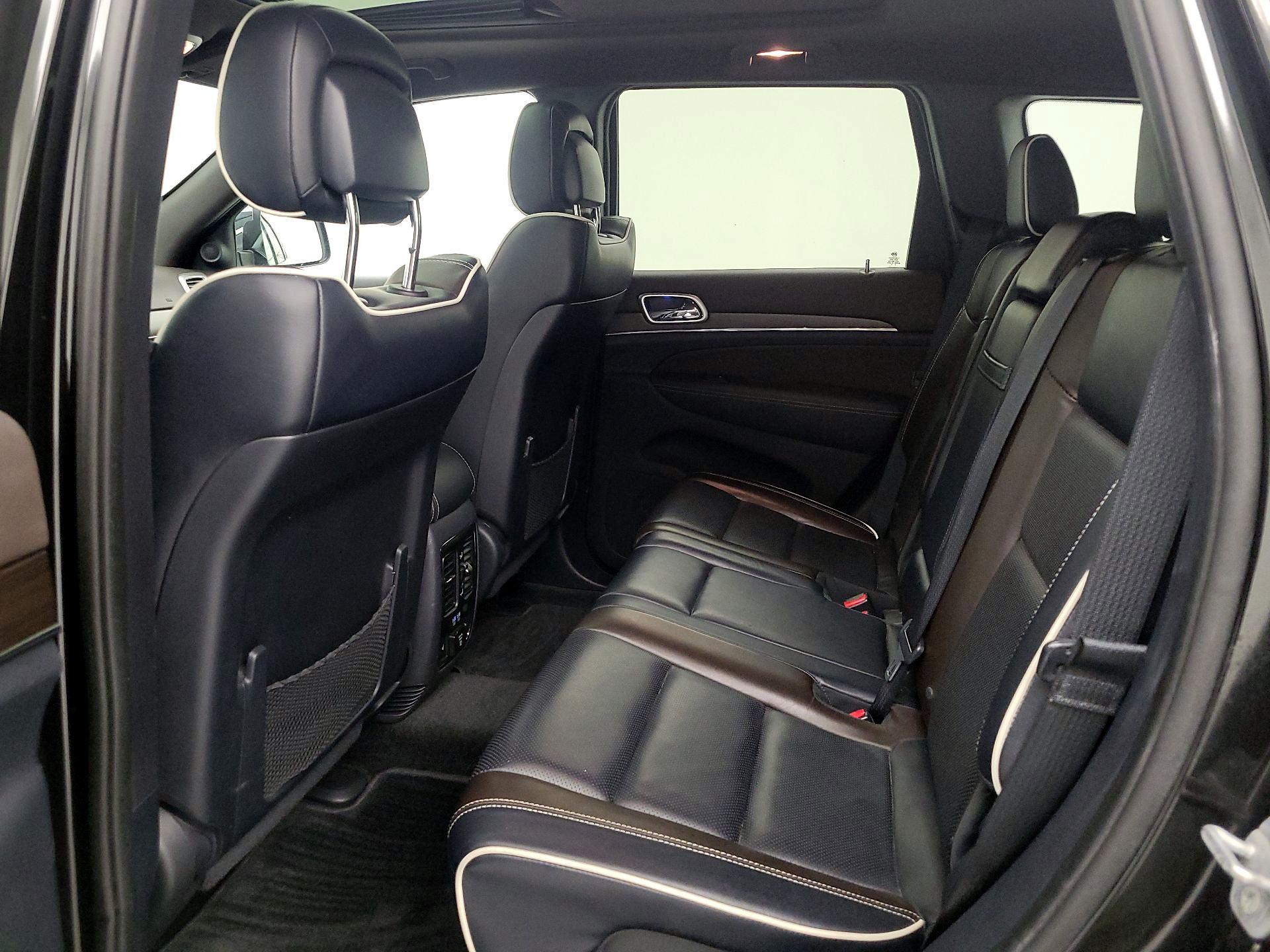 Thumbnail: 2015 Jeep Grand Cherokee - 19