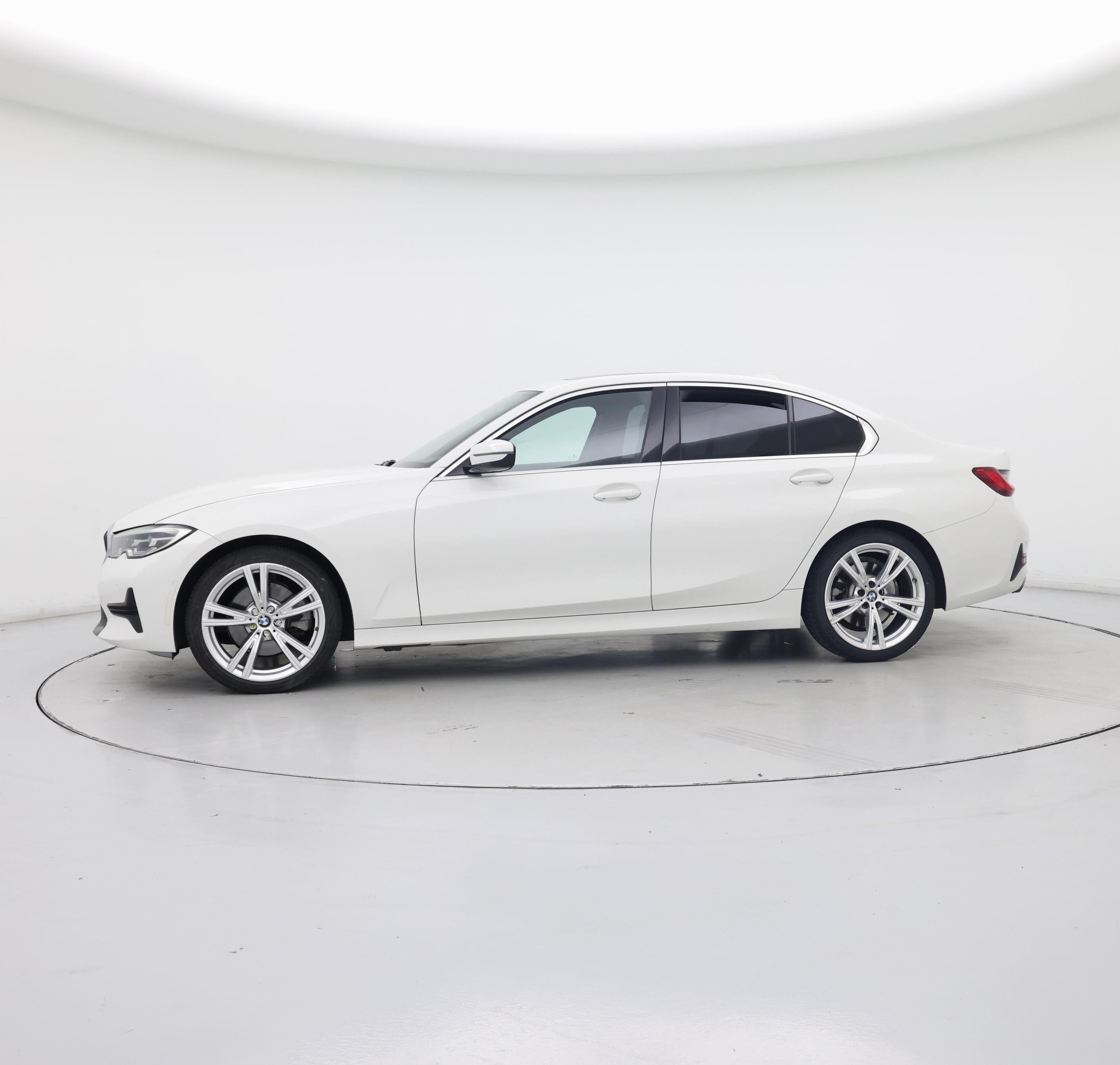 Thumbnail: 2021 BMW 3 Series - 3