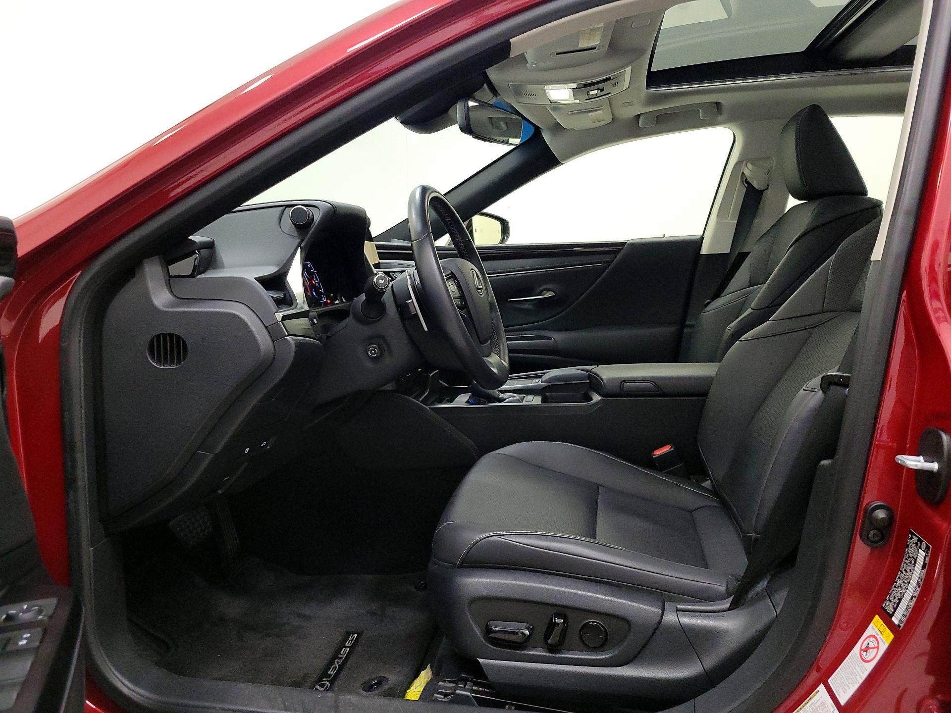 Thumbnail: 2019 Lexus ES - 11