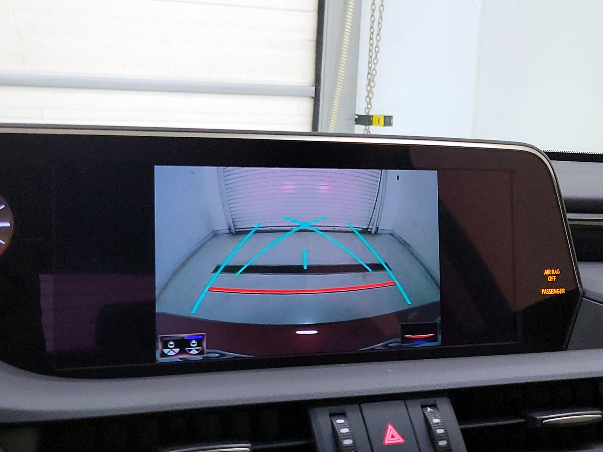 Thumbnail: 2019 Lexus ES - 15