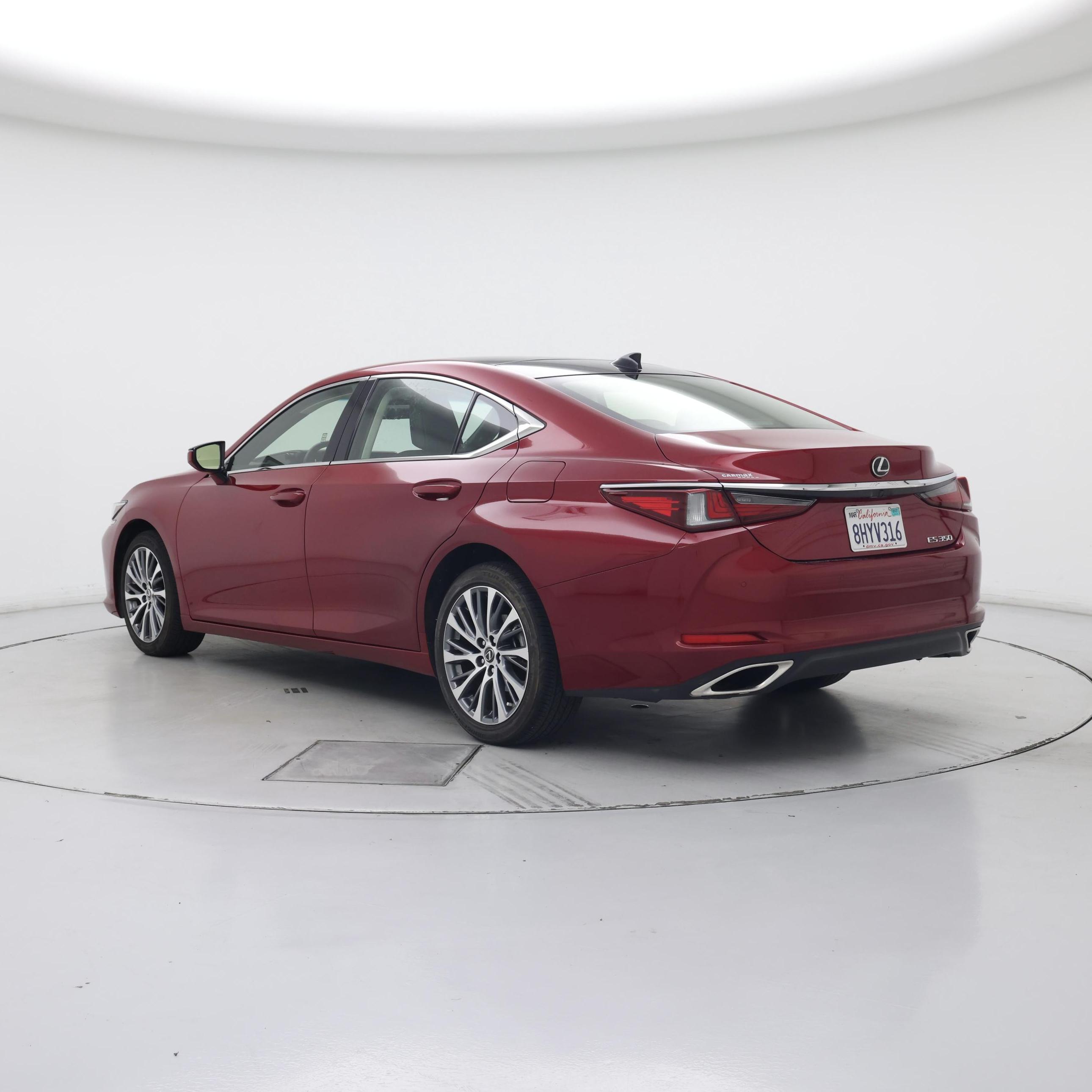 Thumbnail: 2019 Lexus ES - 2