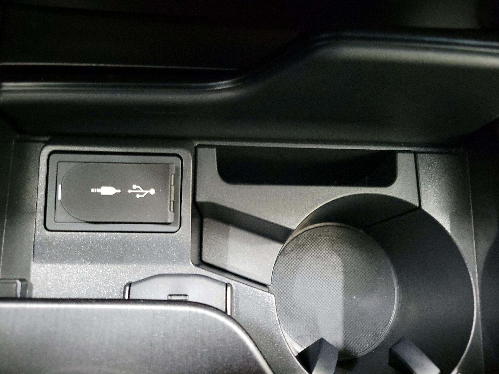 Thumbnail: 2019 Lexus ES - 19