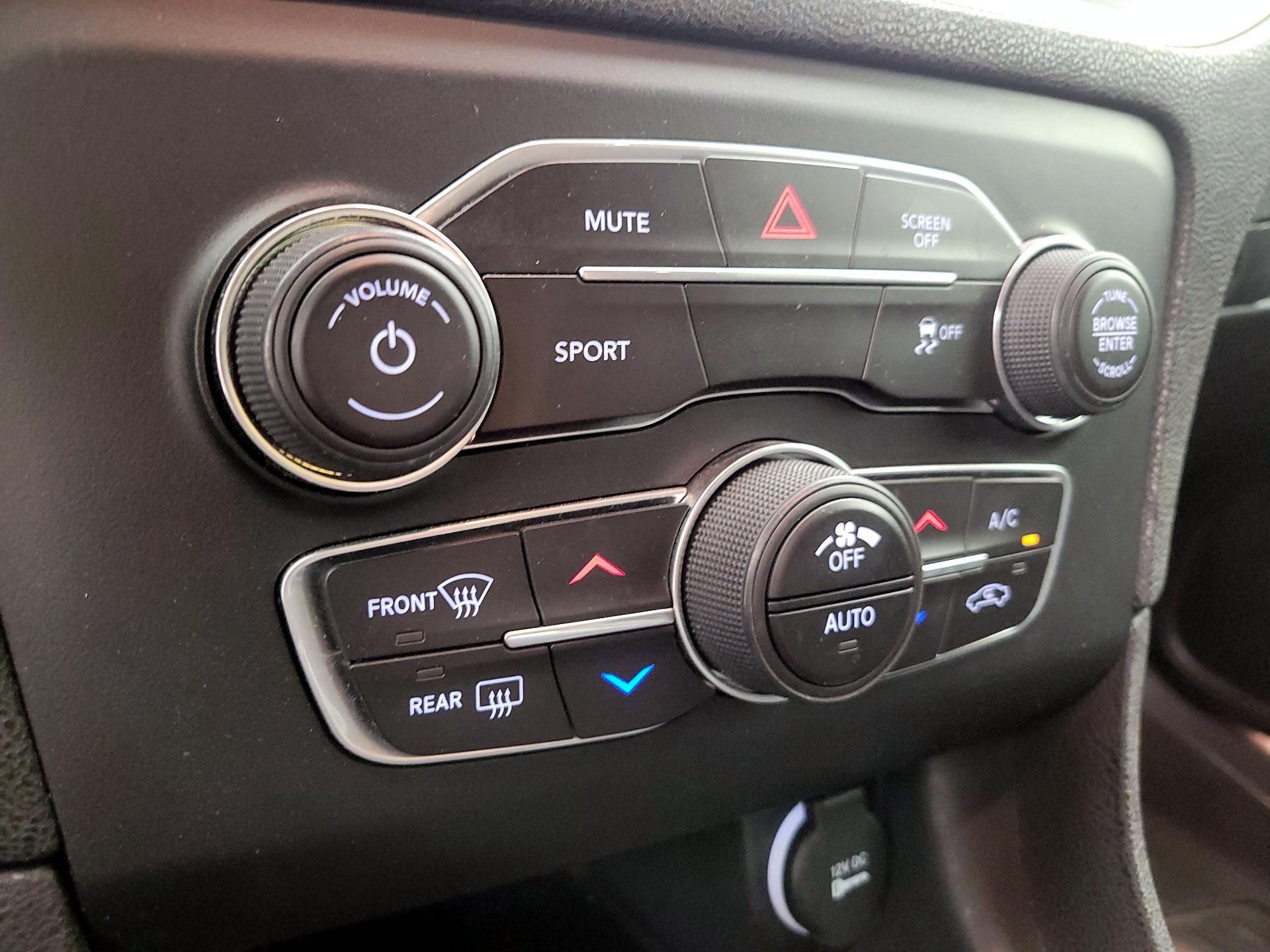 Thumbnail: 2017 Dodge Charger - 13