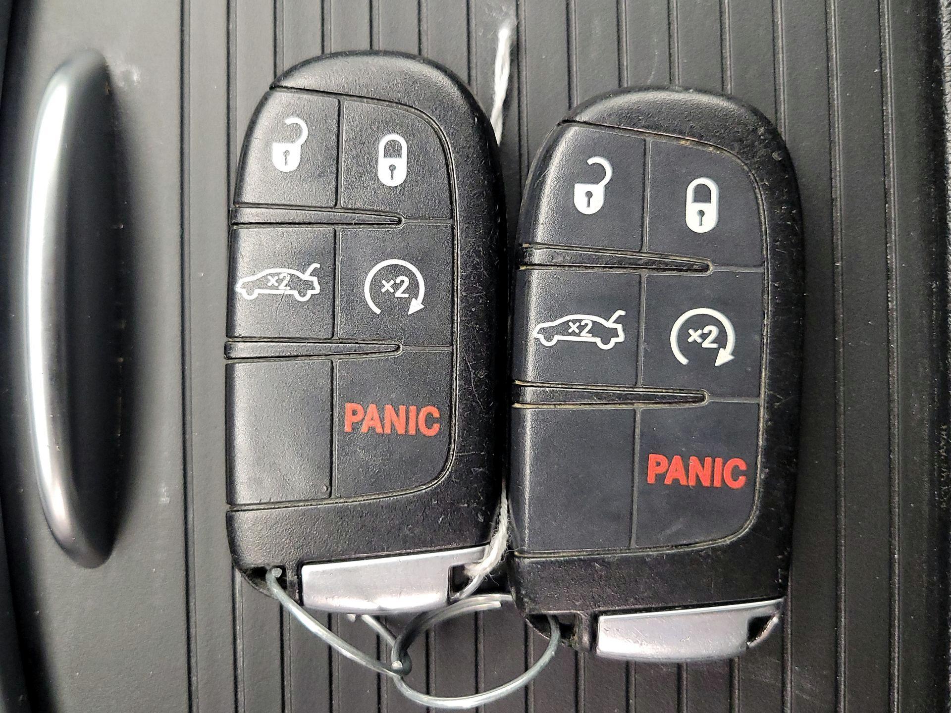 Thumbnail: 2017 Dodge Charger - 18