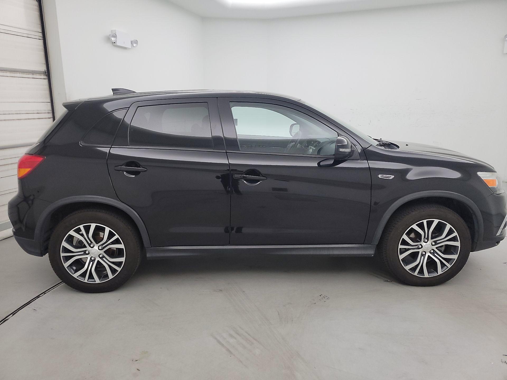 Thumbnail: 2018 Mitsubishi Outlander Sport - 4