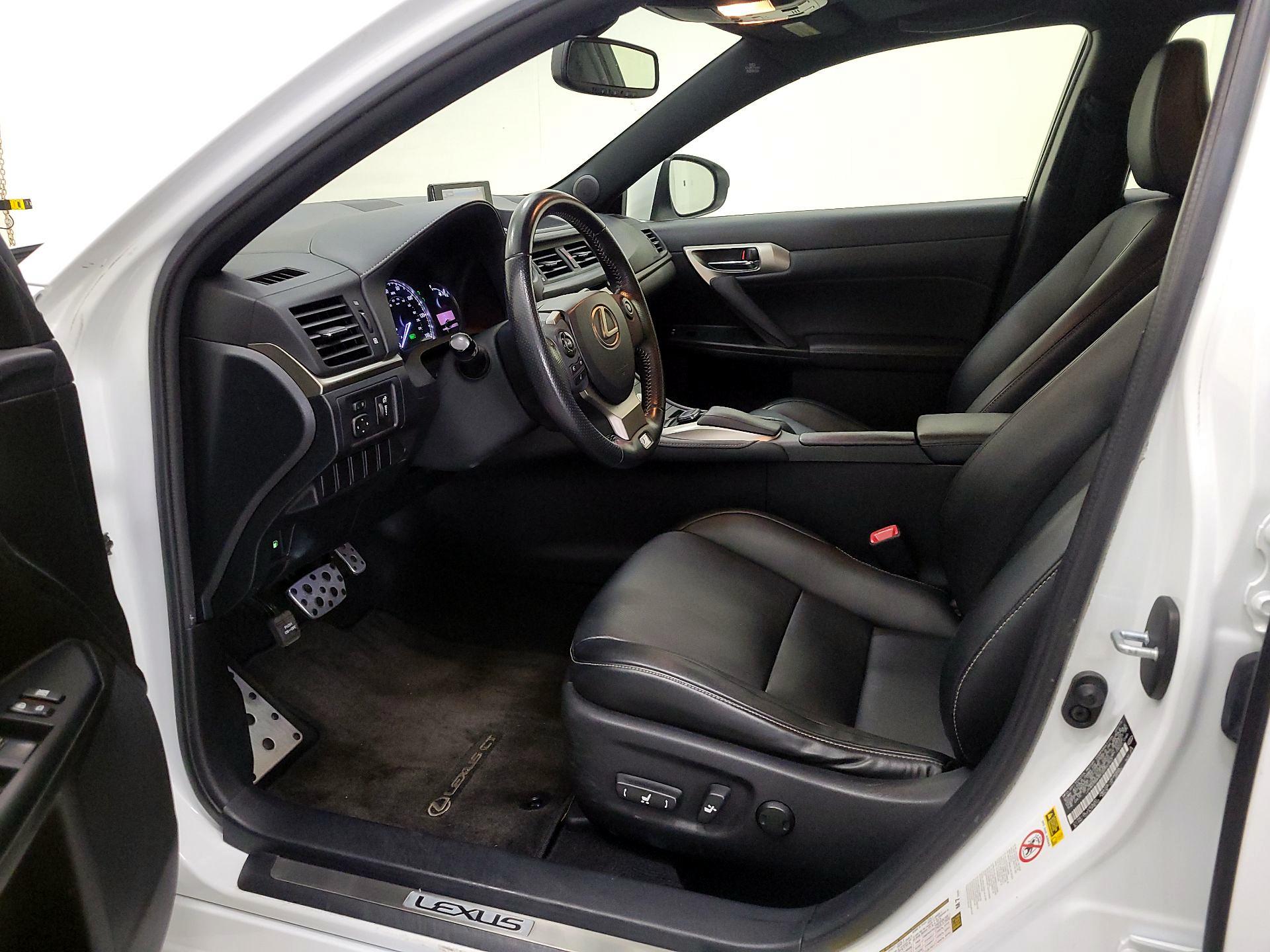 Thumbnail: 2015 Lexus CT - 11