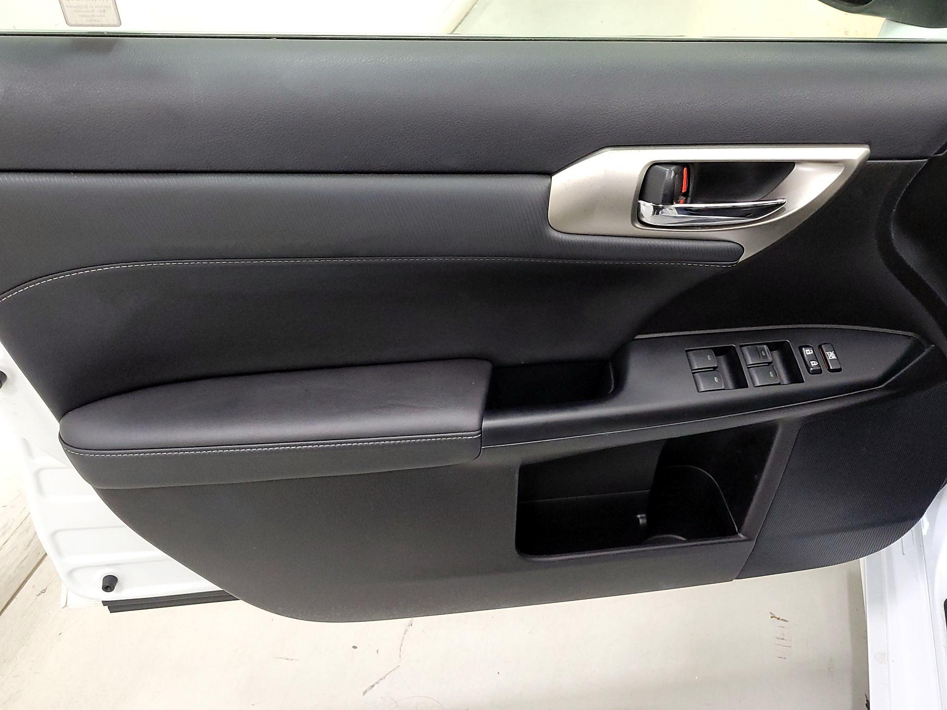 Thumbnail: 2015 Lexus CT - 12