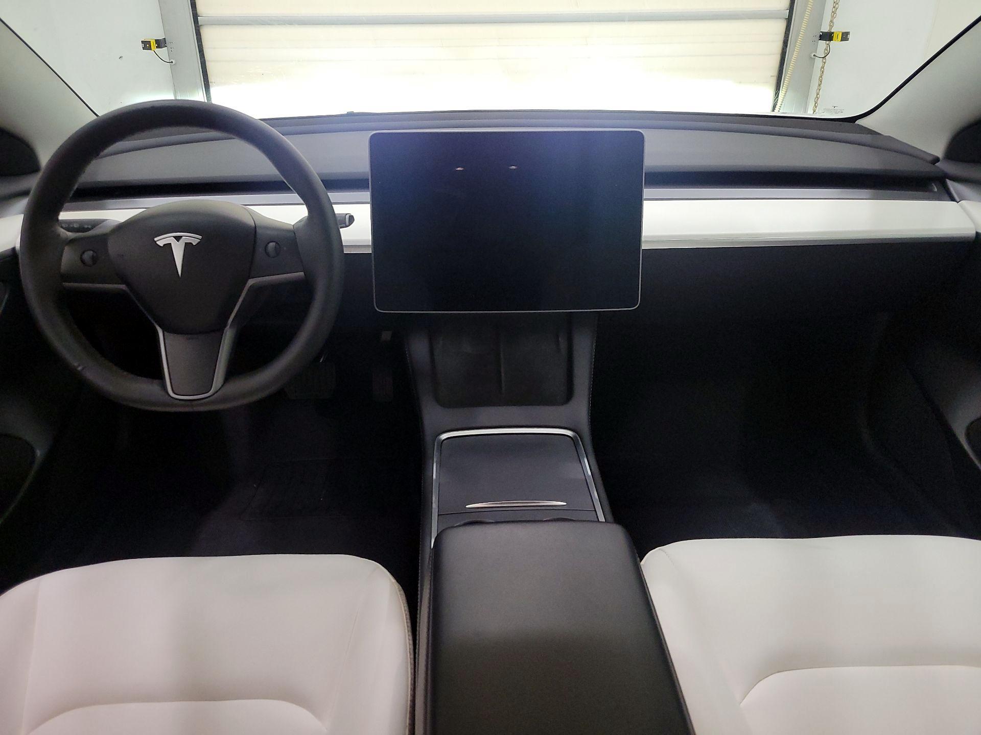 Thumbnail: 2023 Tesla Model 3 - 9