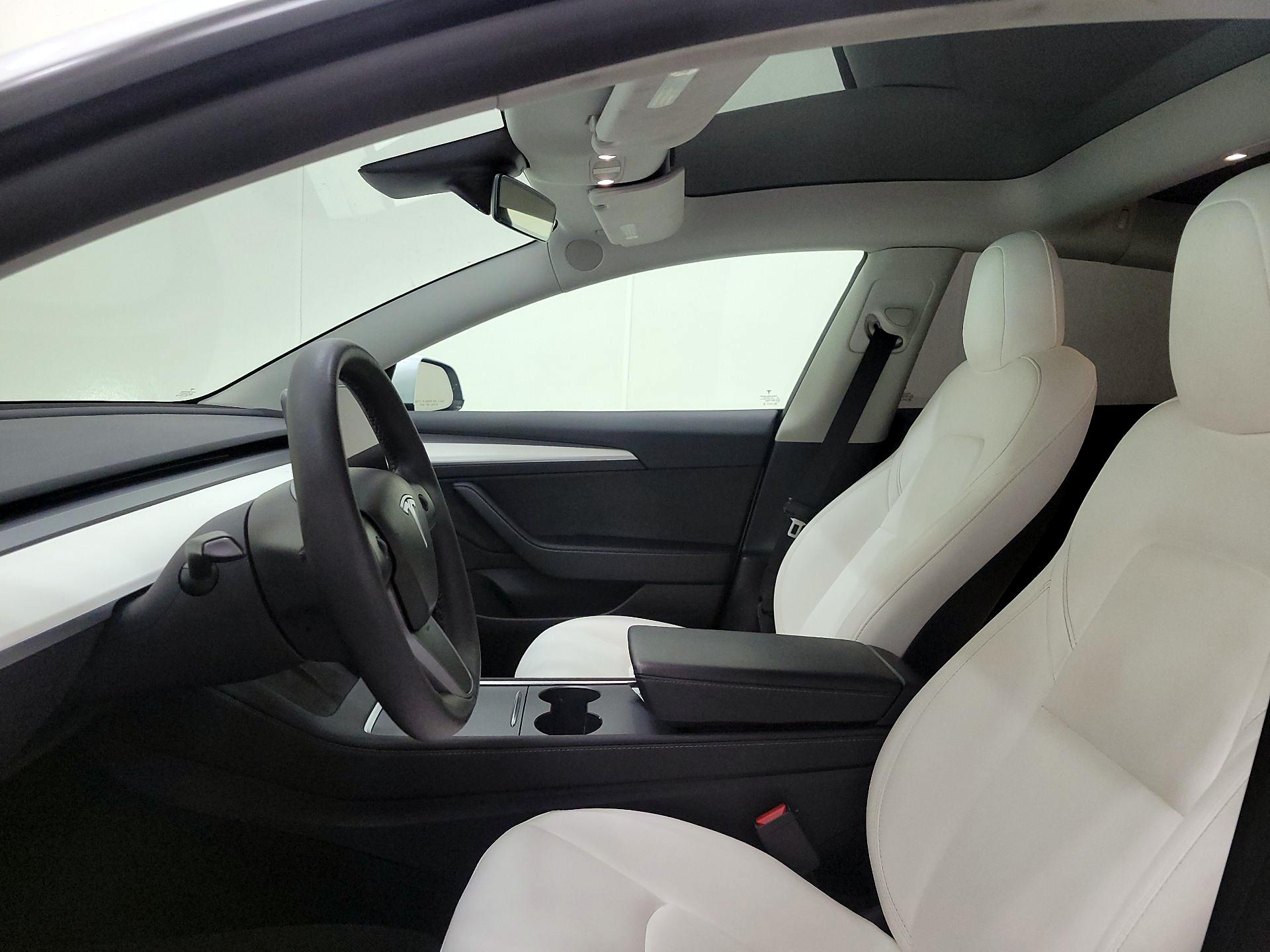 Thumbnail: 2023 Tesla Model 3 - 17