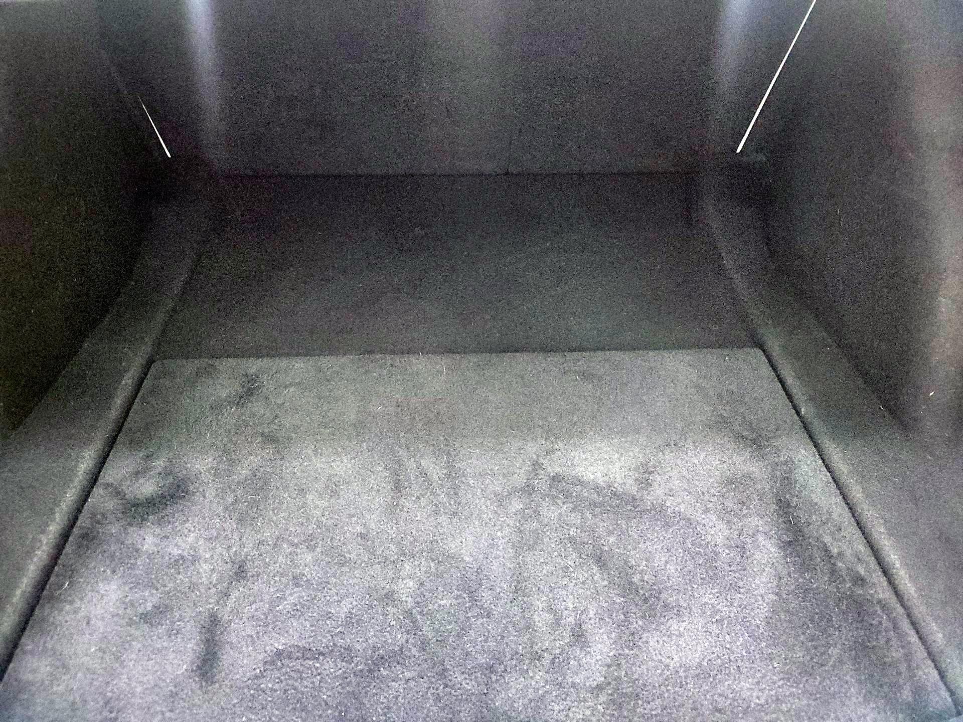 Thumbnail: 2023 Tesla Model 3 - 19