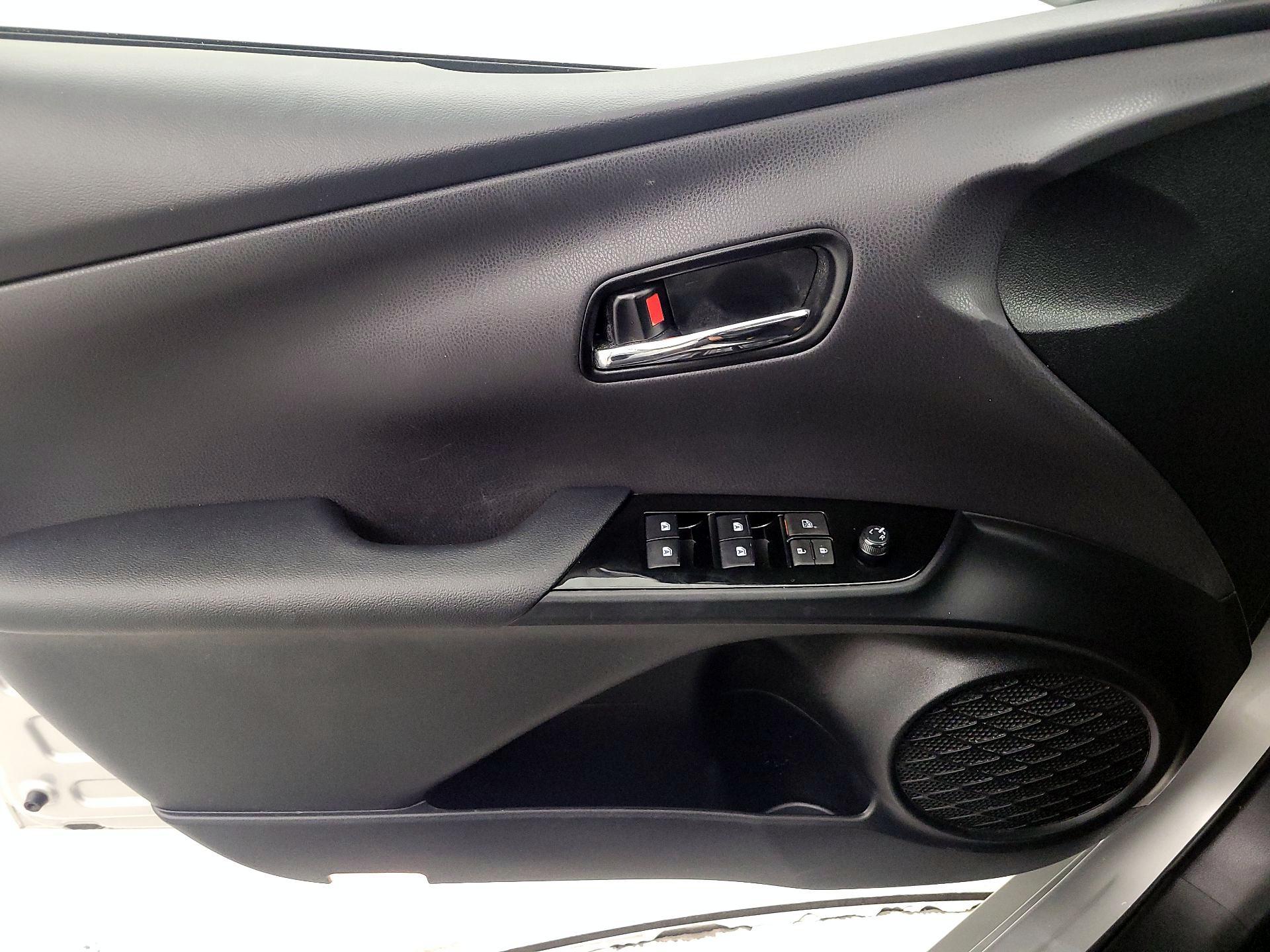 Thumbnail: 2018 Toyota Prius Prime - 10