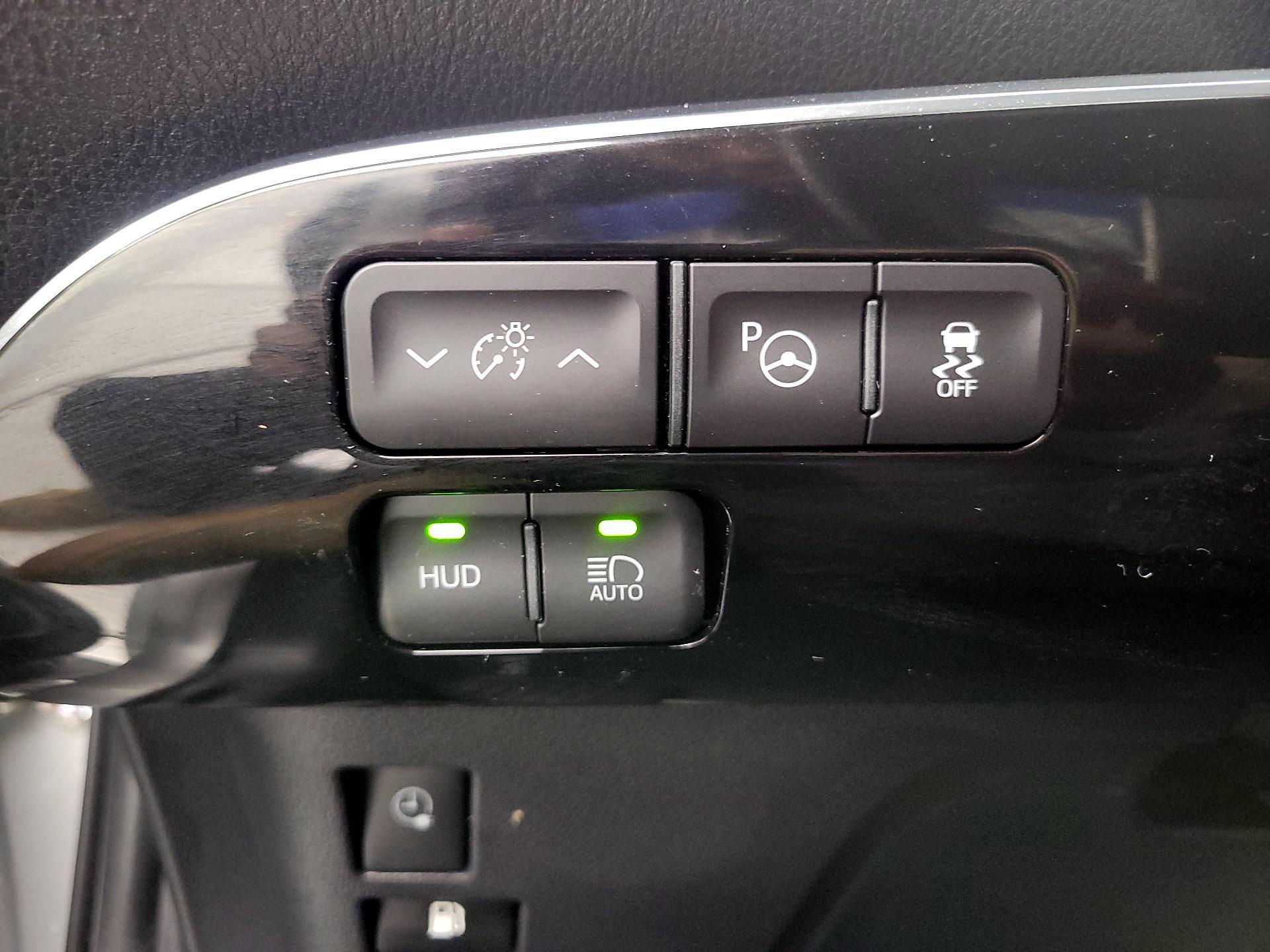 Thumbnail: 2018 Toyota Prius Prime - 11