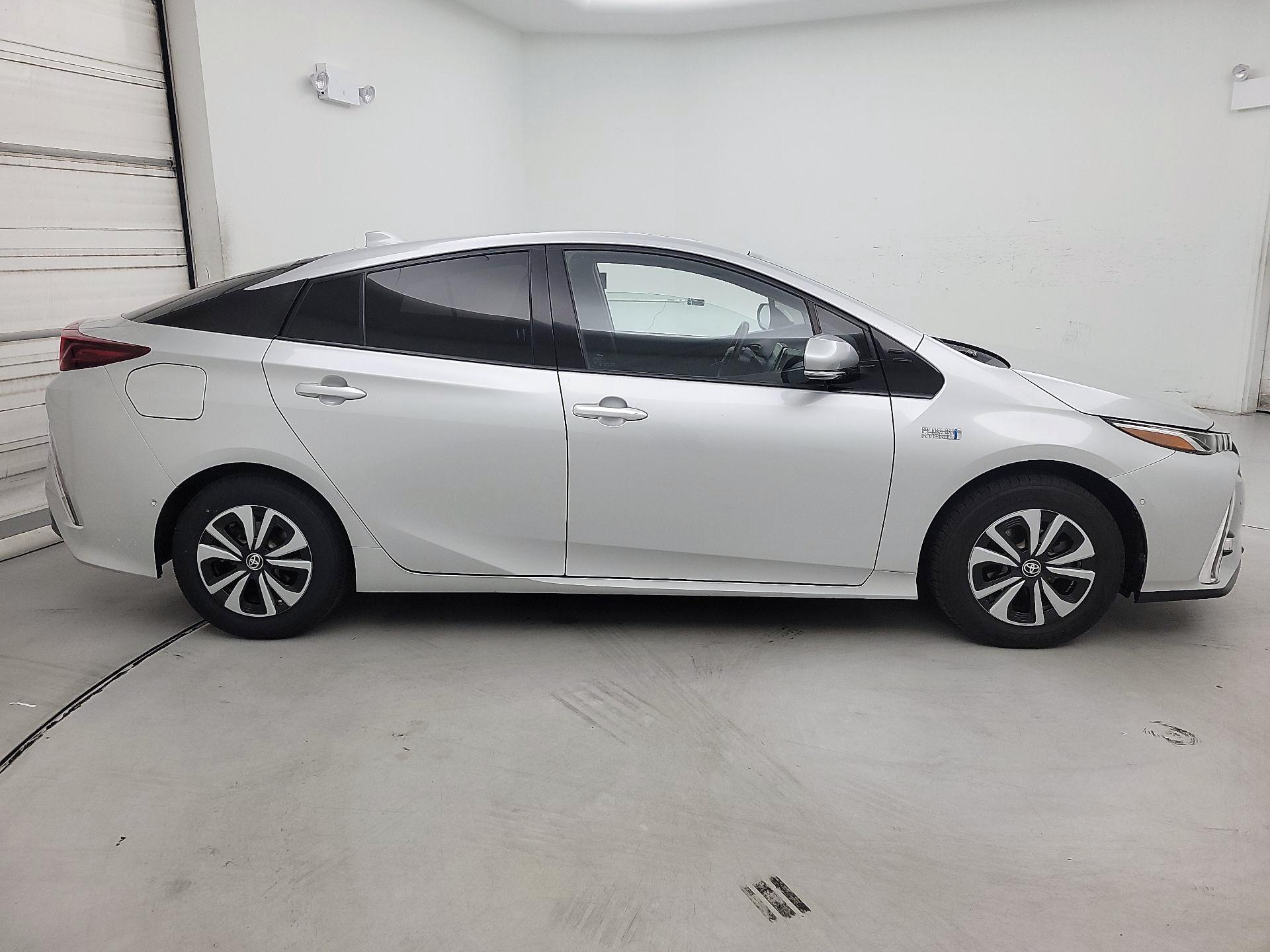 Thumbnail: 2018 Toyota Prius Prime - 4