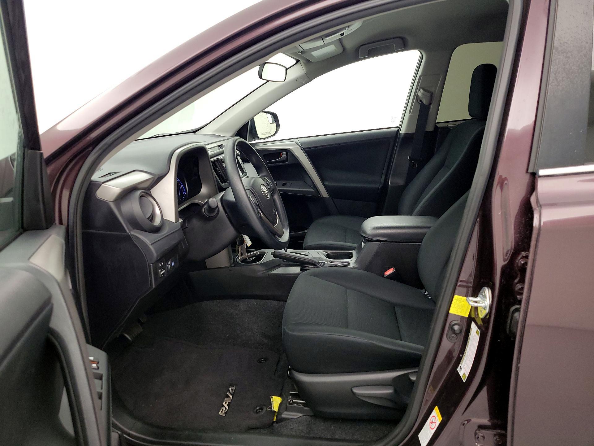 Thumbnail: 2017 Toyota RAV4 - 9