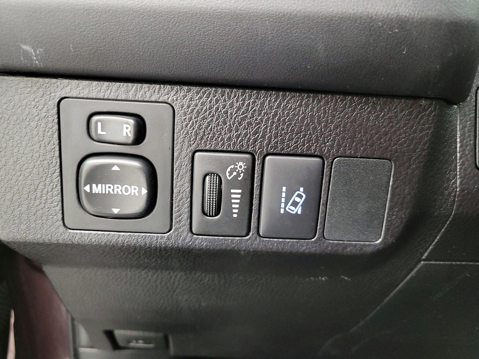 Thumbnail: 2017 Toyota RAV4 - 11