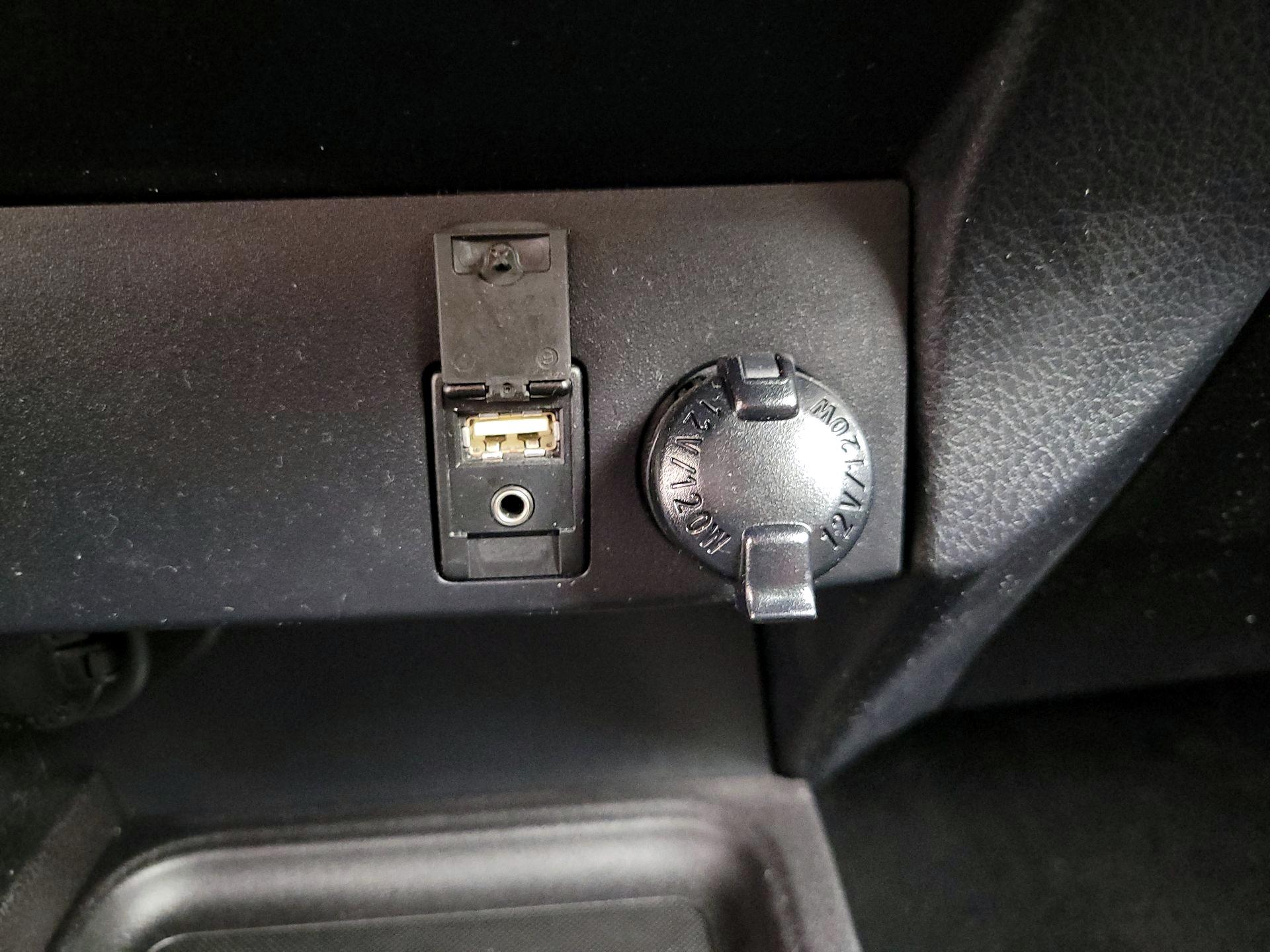 Thumbnail: 2017 Toyota RAV4 - 16