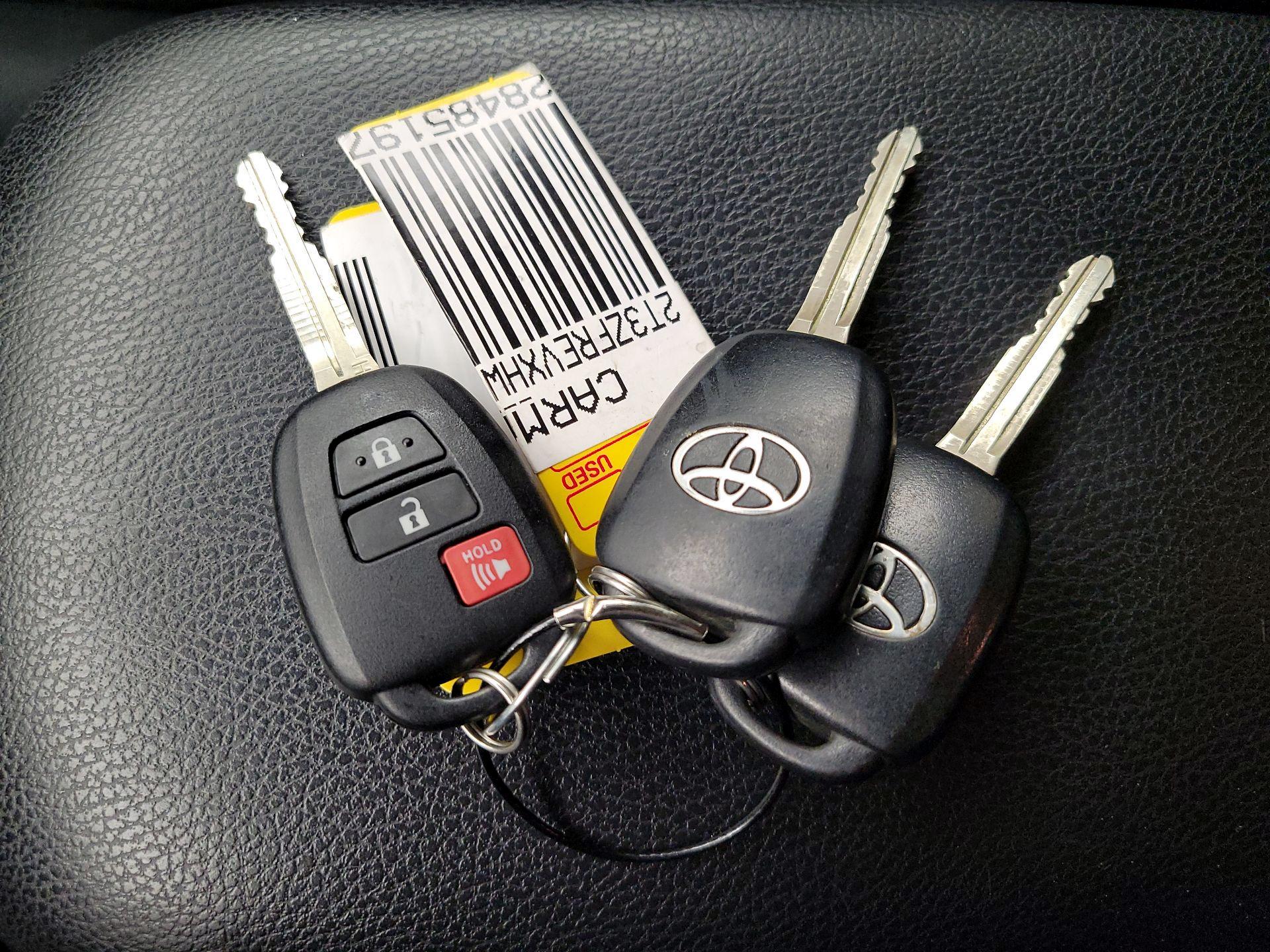 Thumbnail: 2017 Toyota RAV4 - 20