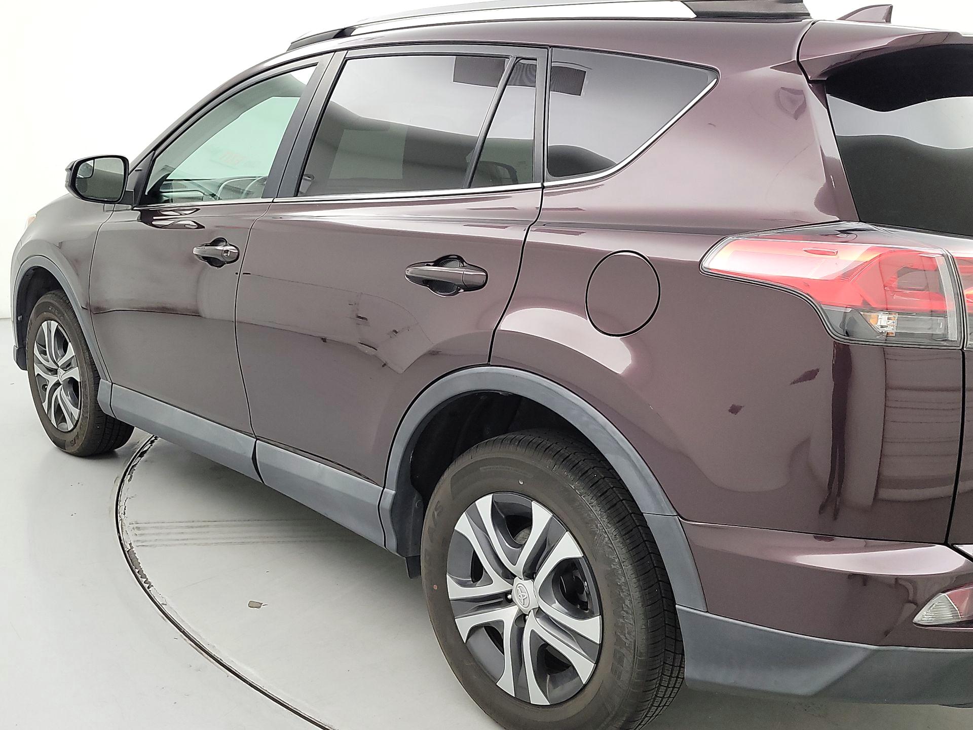 Thumbnail: 2017 Toyota RAV4 - 7